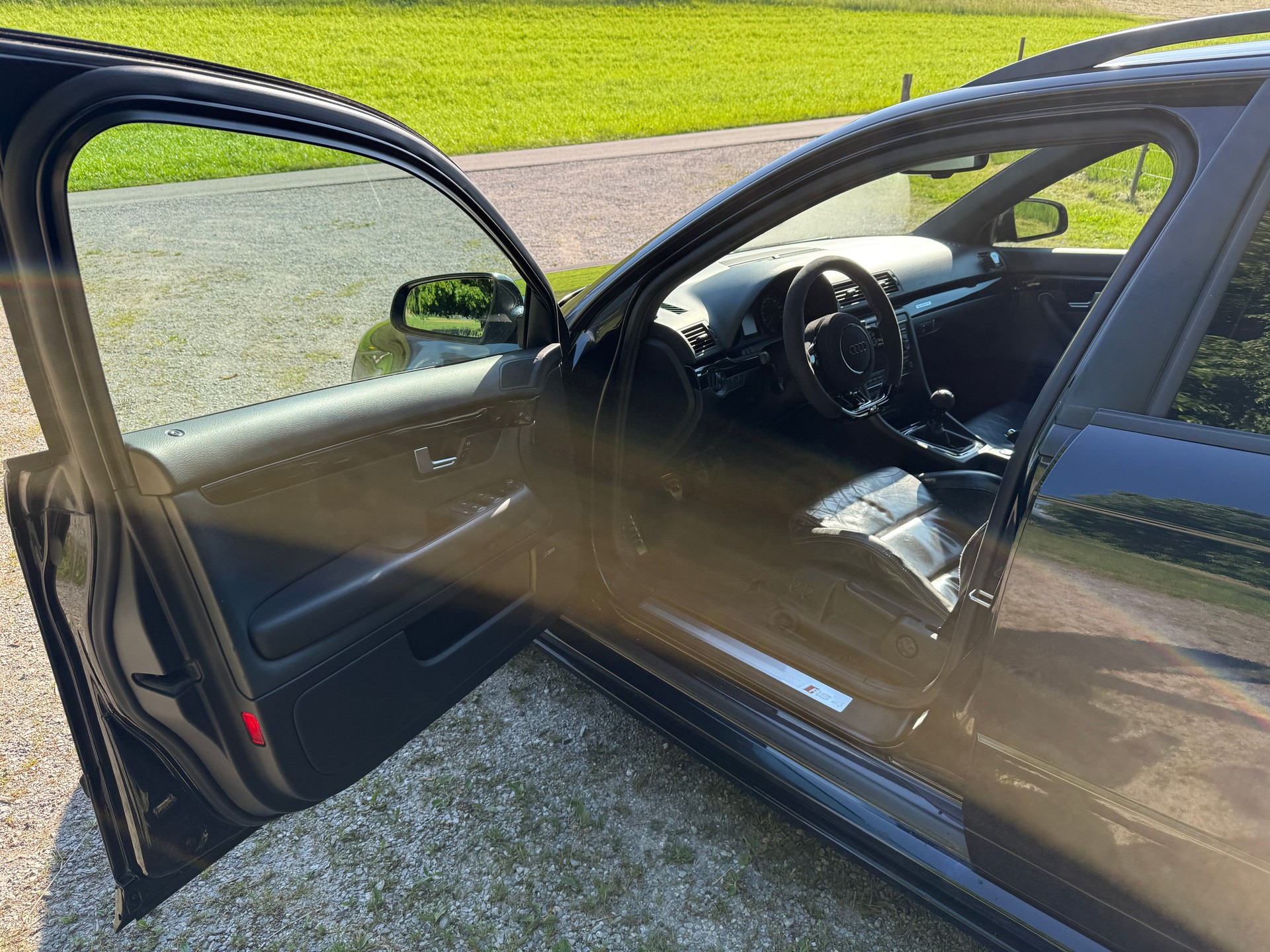 AUDI 4.2 V8 quattro-image-10