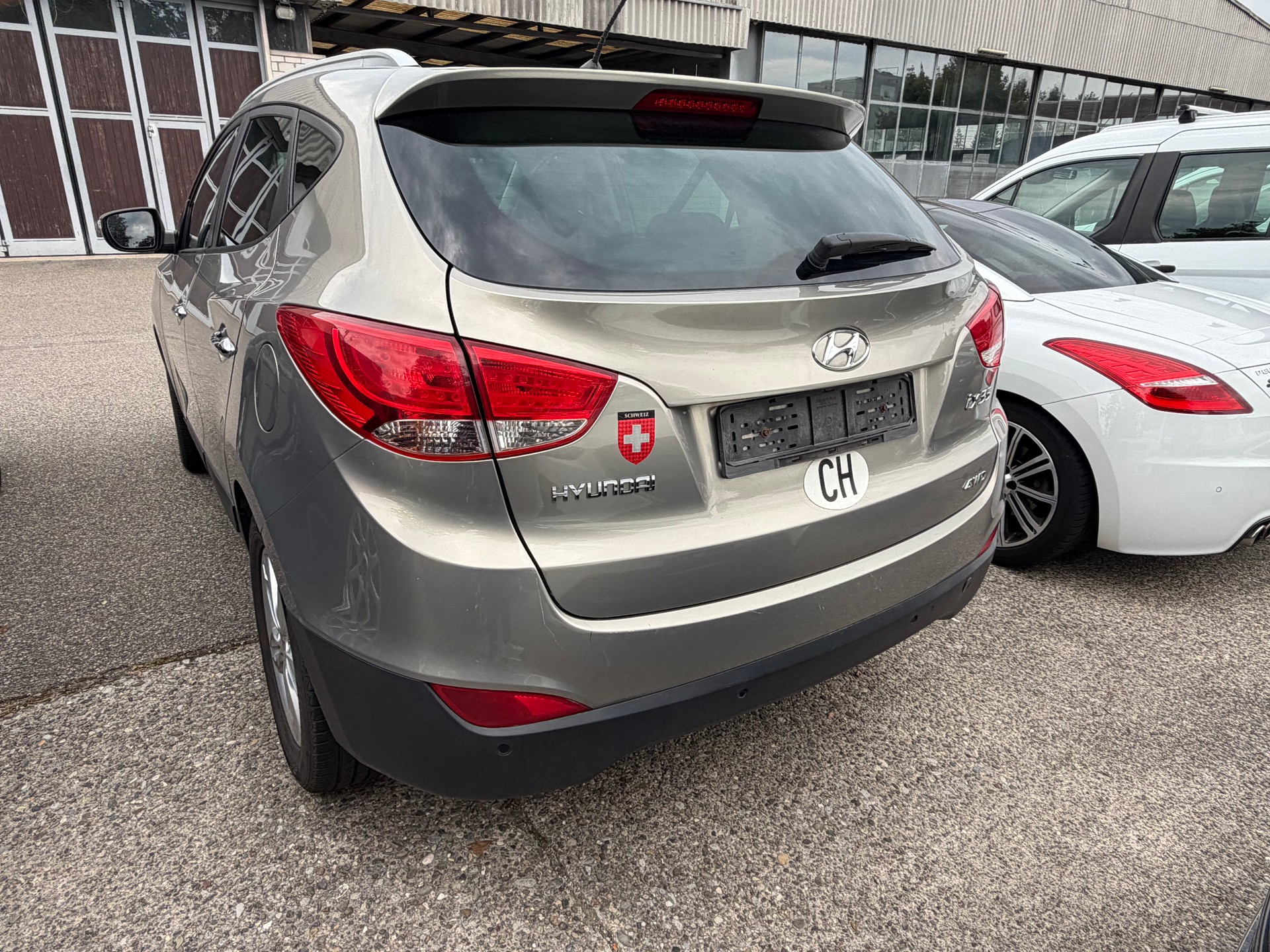 HYUNDAI iX 35 2.0 Premium 4WD Automatic-image-1