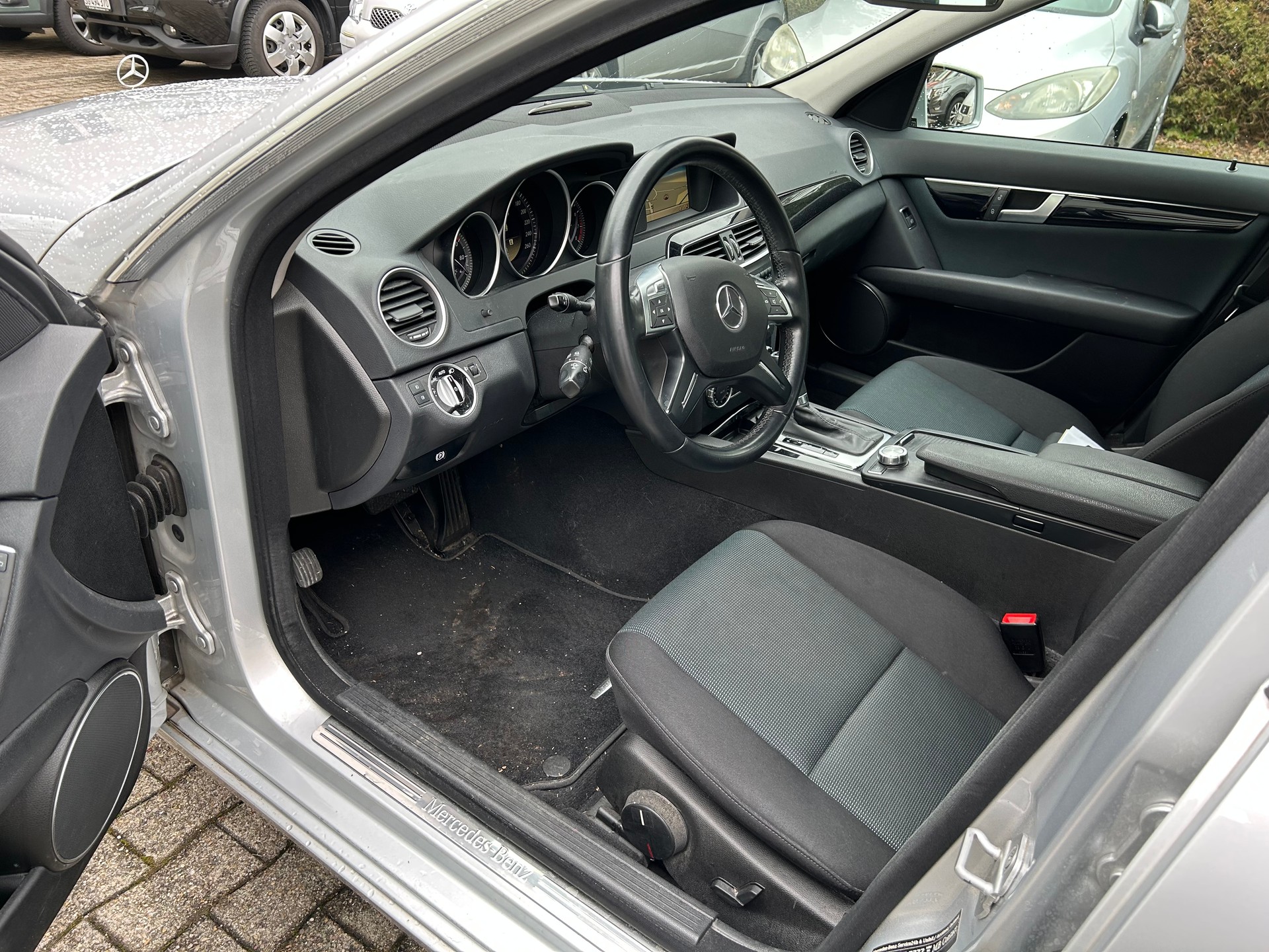 MERCEDES-BENZ C 200 7G-Tronic-image-11