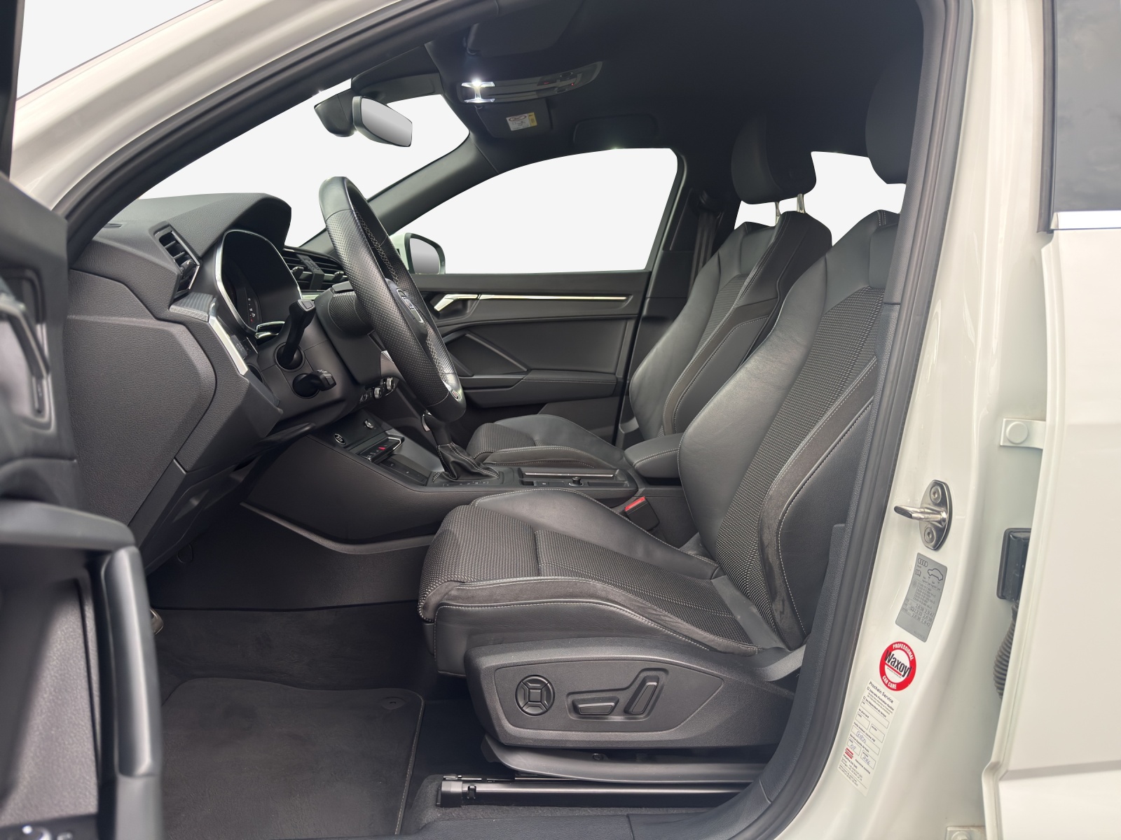 AUDI Q3 Sportback 45 TFSI e S line S-tronic-image-8