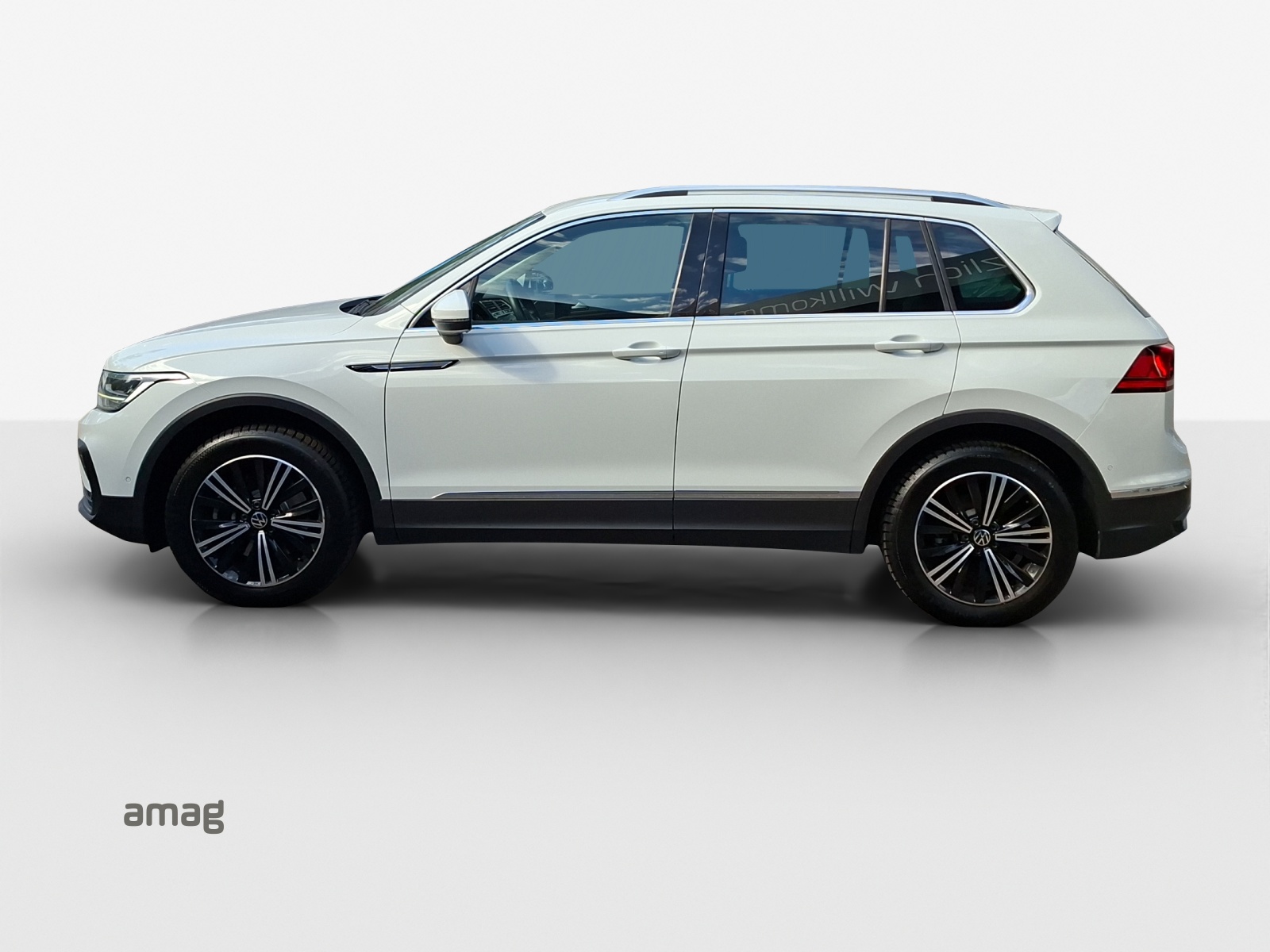 VW Tiguan 2.0TSI Life 4Motion DSG-image-1
