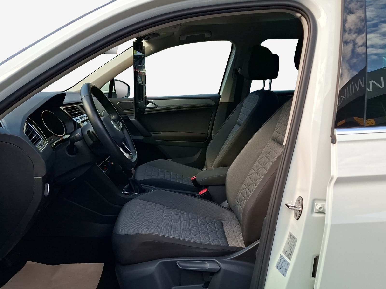 VW Tiguan 2.0TSI Life 4Motion DSG-image-7