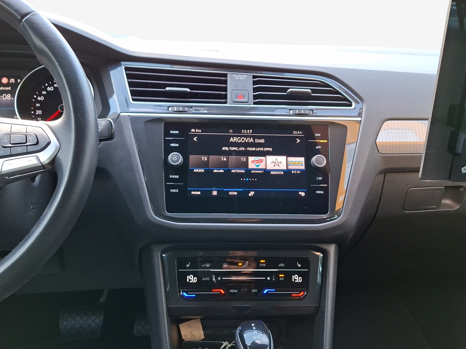 VW Tiguan 2.0TSI Life 4Motion DSG-image-10