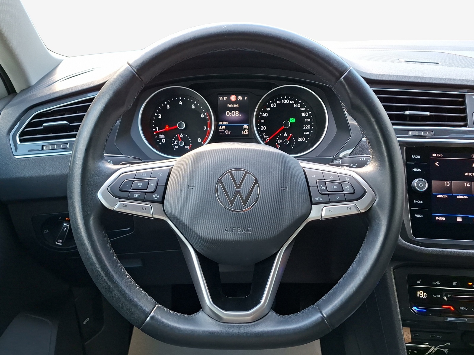 VW Tiguan 2.0TSI Life 4Motion DSG-image-9