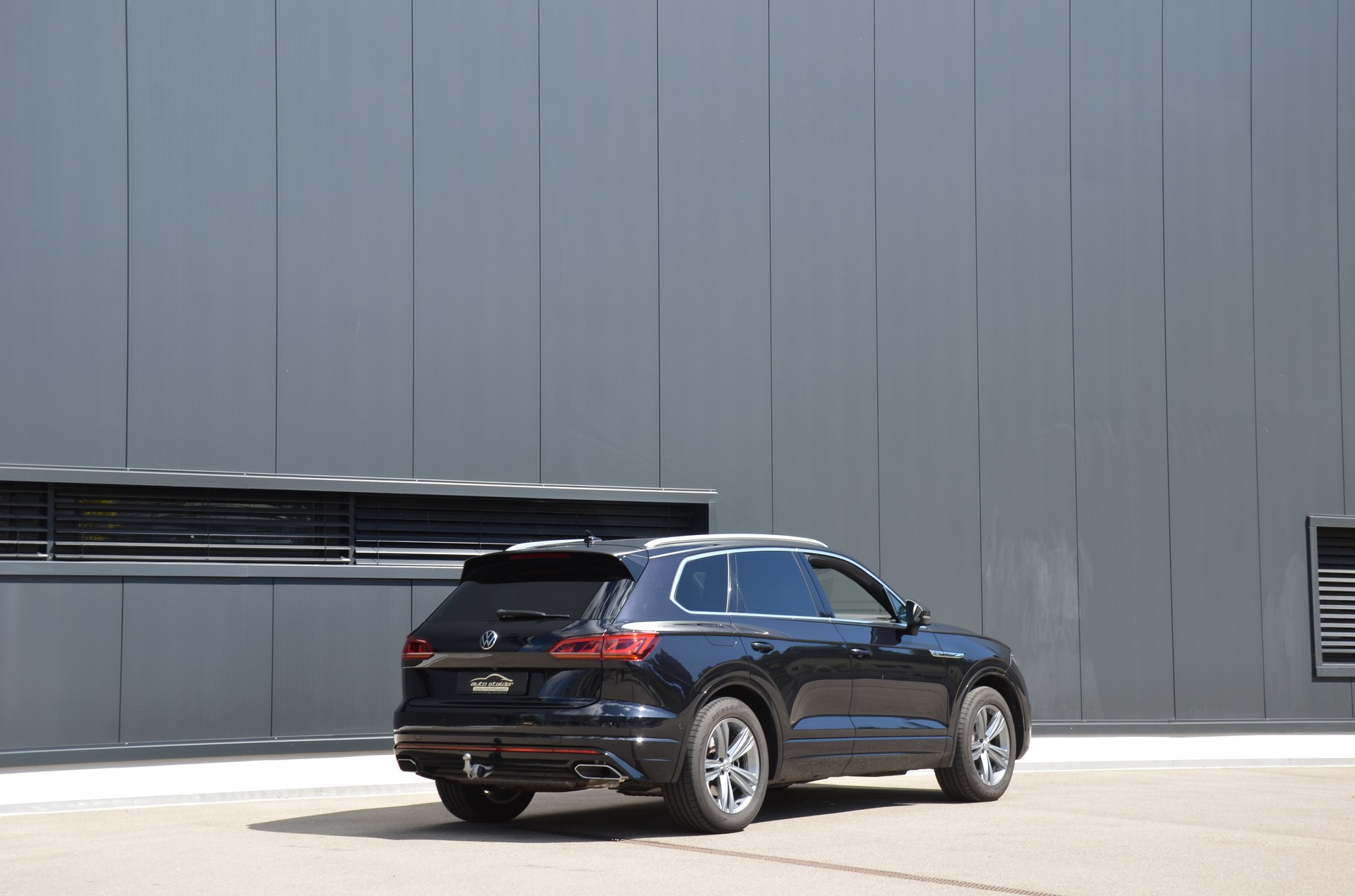 VW Touareg 3.0 TDI R Line Tiptronic-image-2