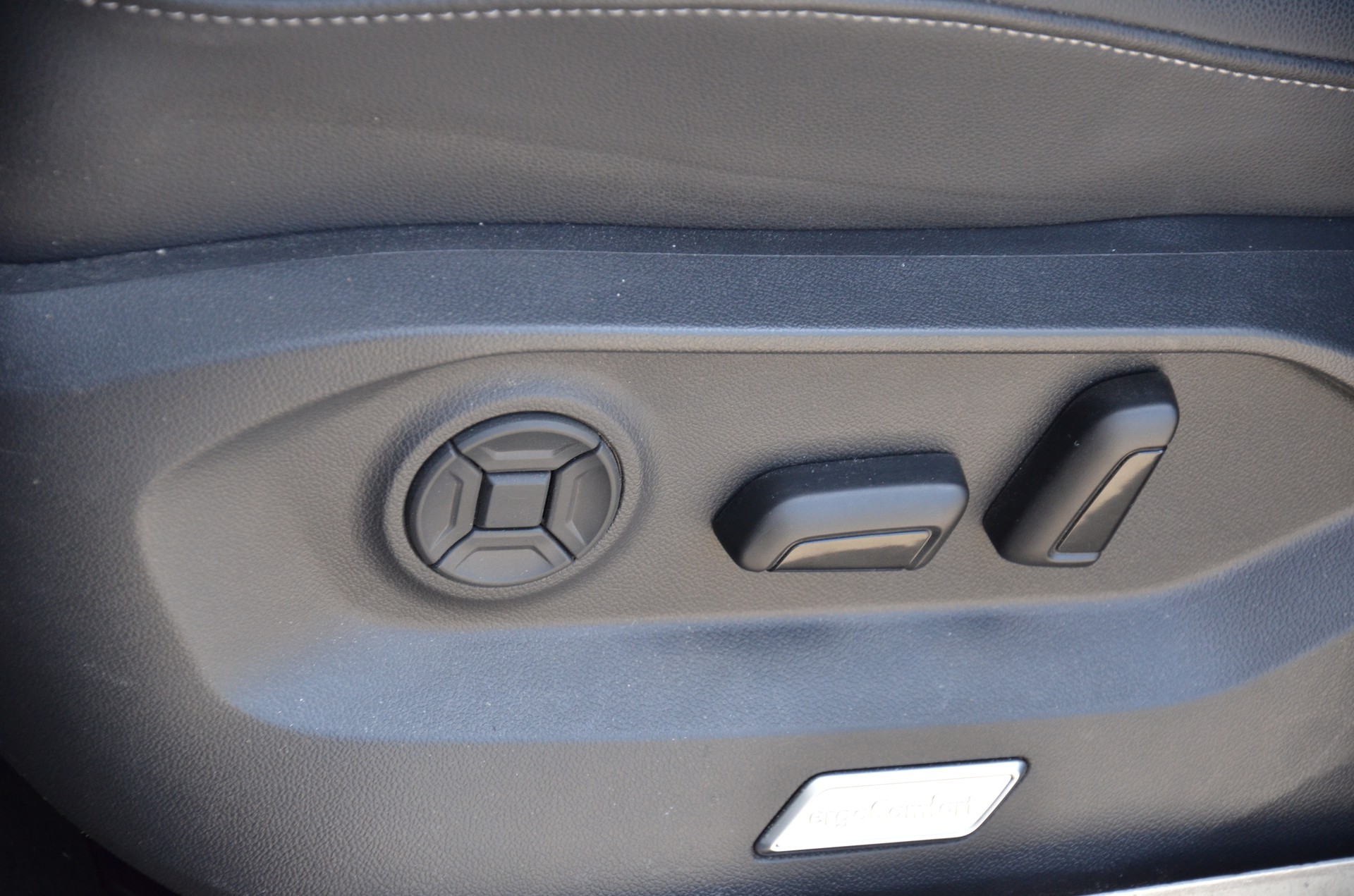 VW Touareg 3.0 TDI R Line Tiptronic-image-19