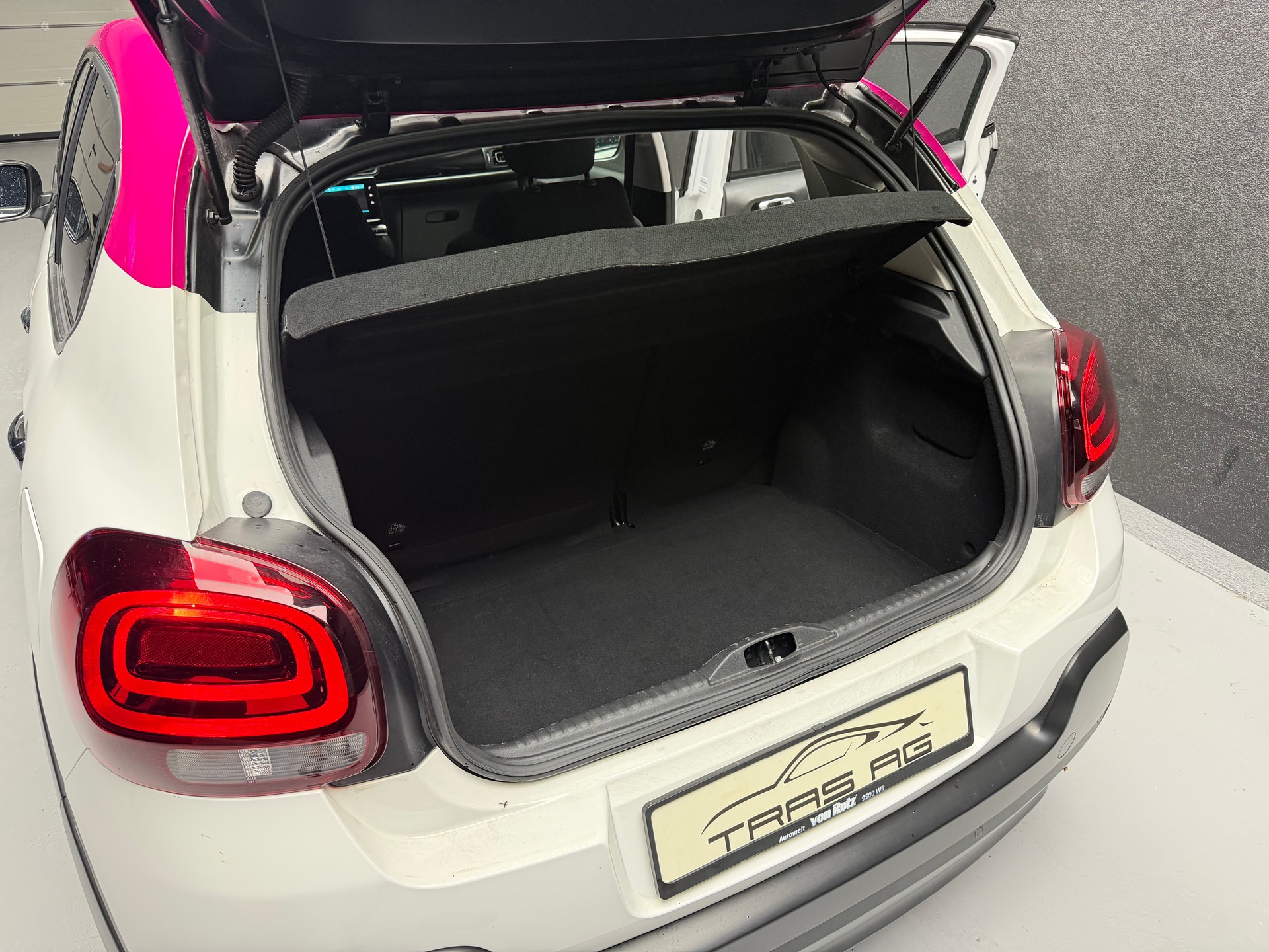 CITROEN C3 1.2i PureTech Shine EAT6-image-9