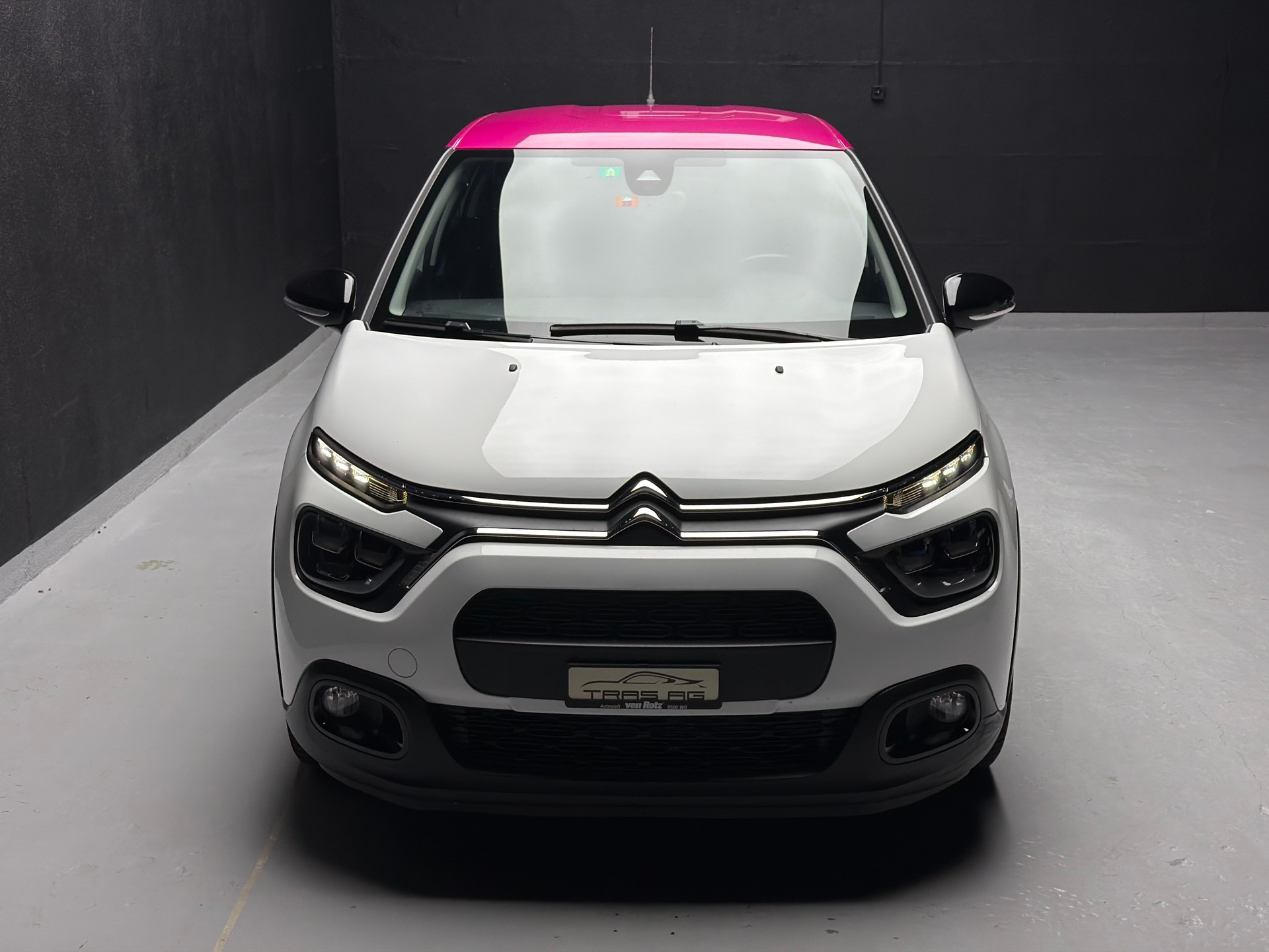 CITROEN C3 1.2i PureTech Shine EAT6-image-1