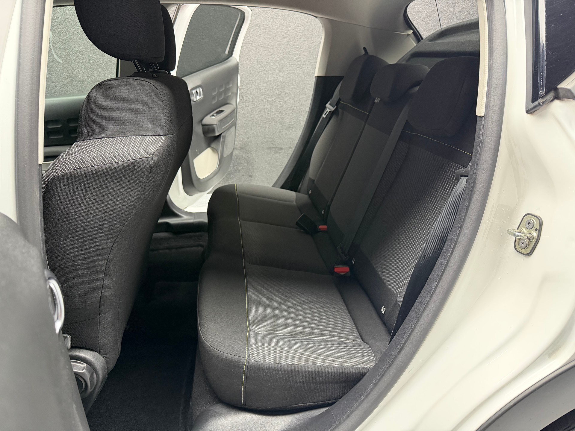 CITROEN C3 1.2i PureTech Shine EAT6-image-7