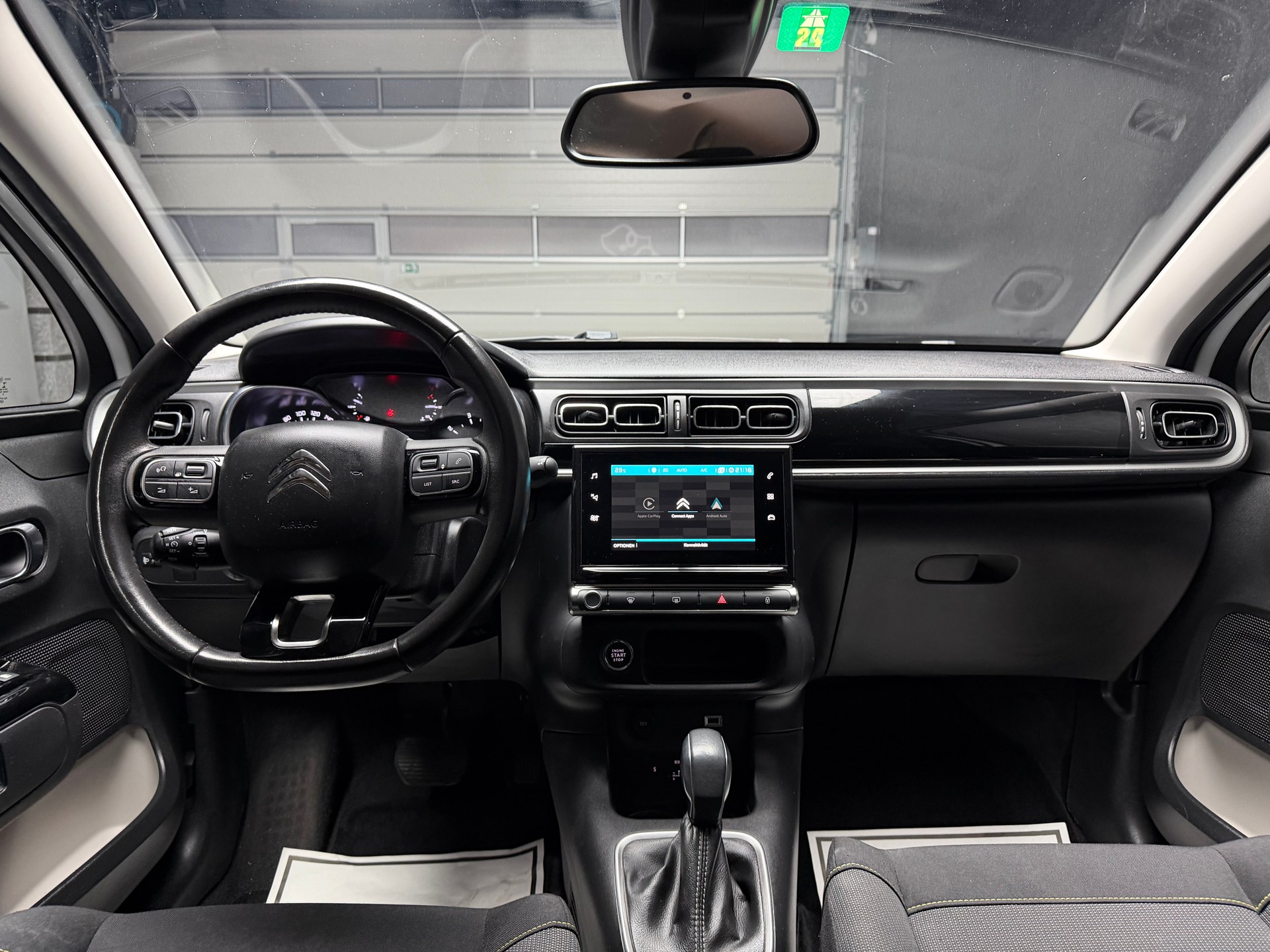 CITROEN C3 1.2i PureTech Shine EAT6-image-5