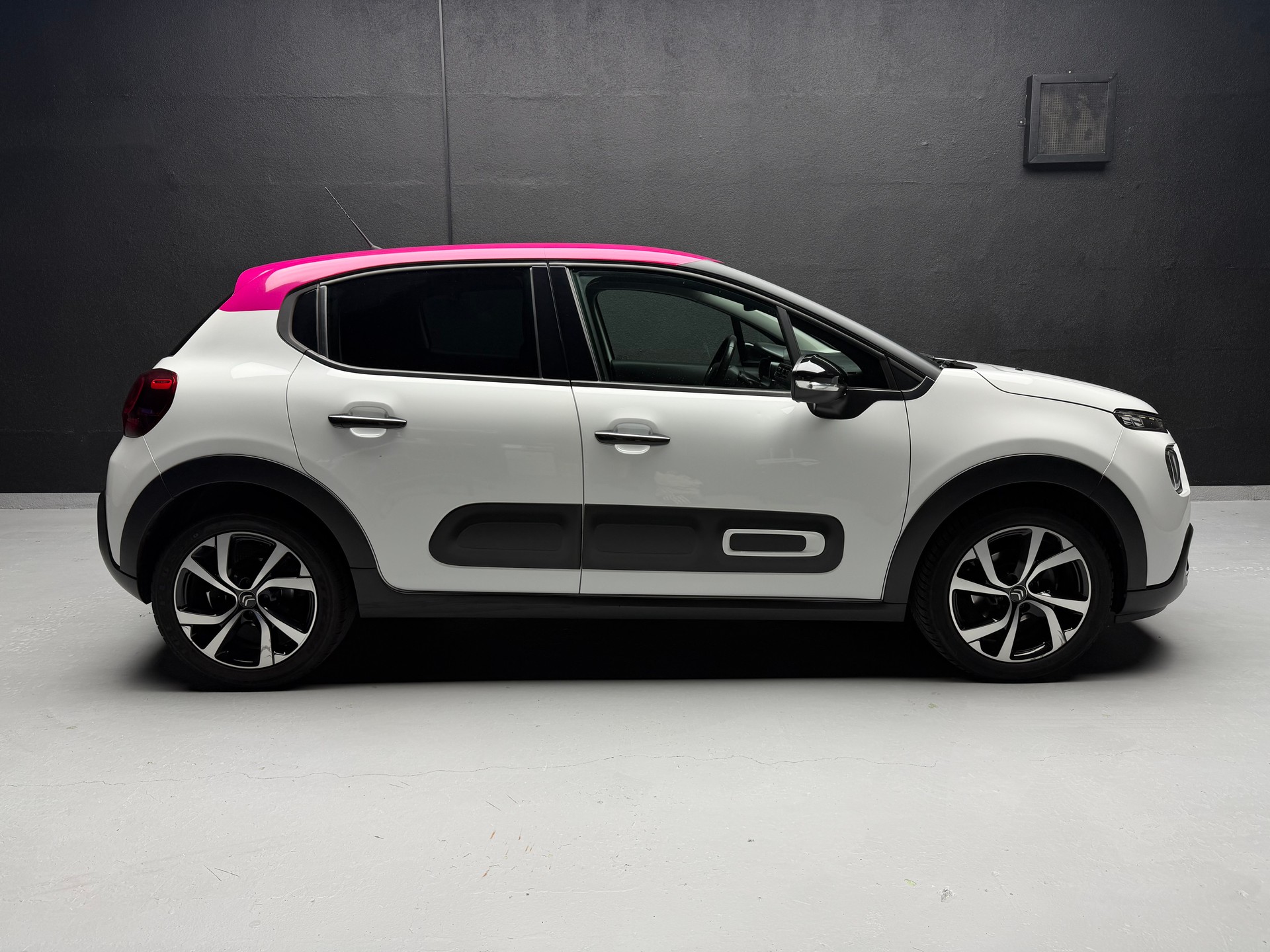 CITROEN C3 1.2i PureTech Shine EAT6-image-14