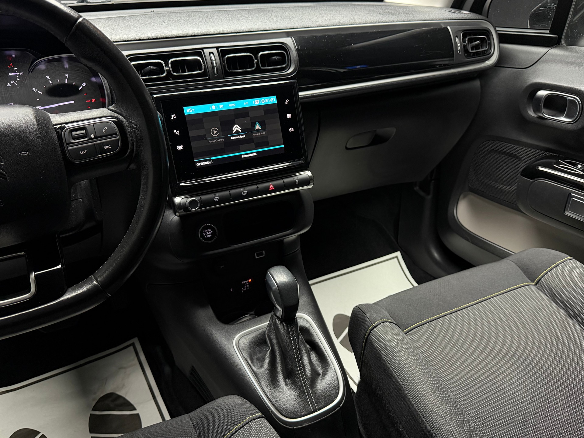 CITROEN C3 1.2i PureTech Shine EAT6-image-11