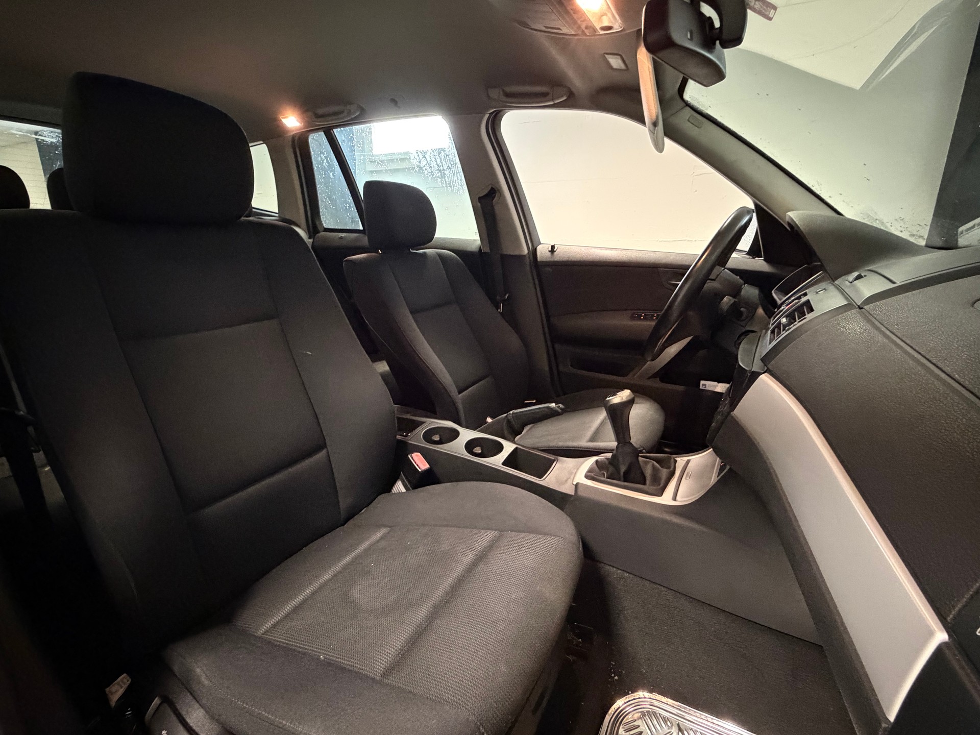 BMW X3 2.0i-image-11