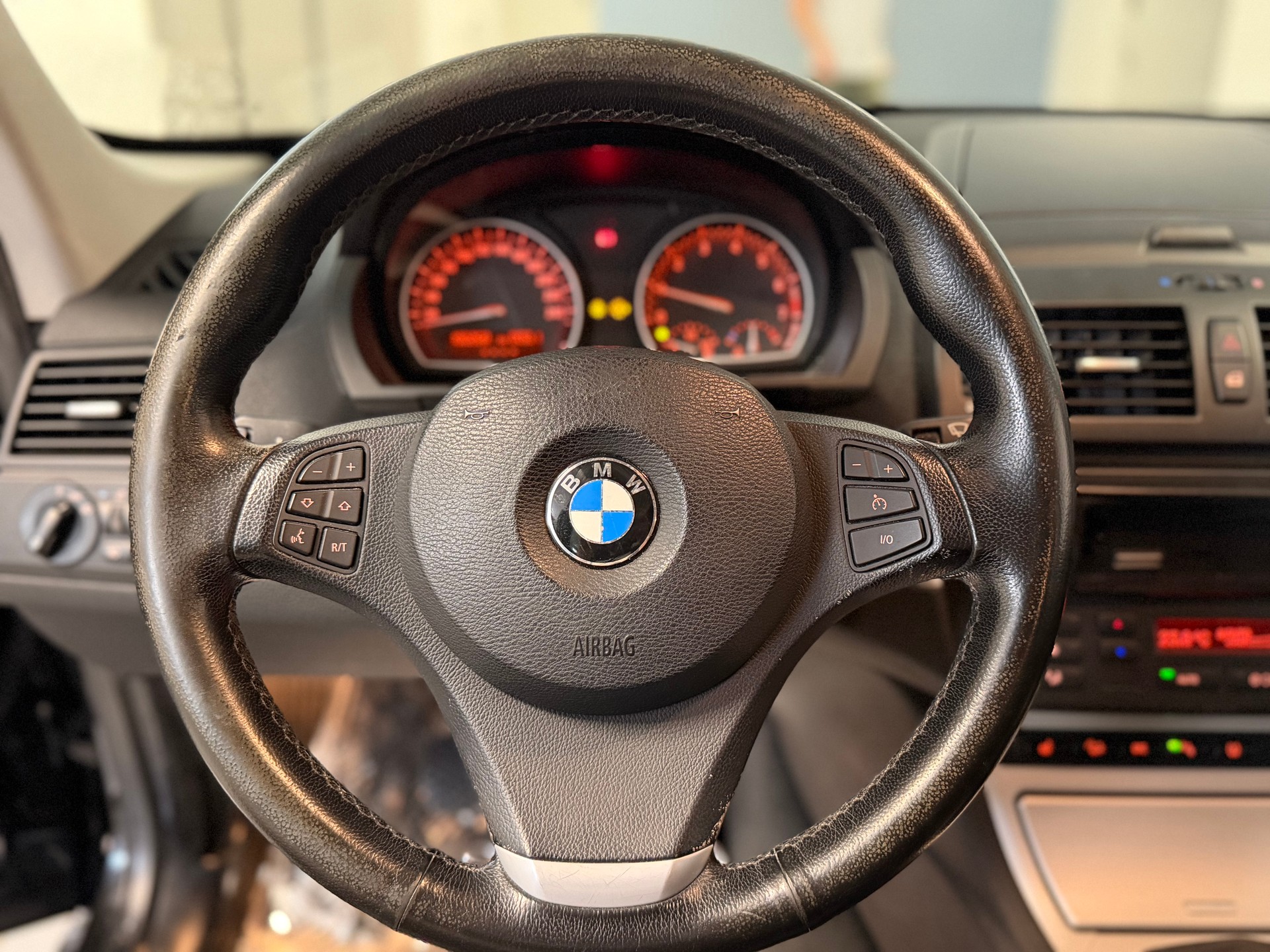BMW X3 2.0i-image-6