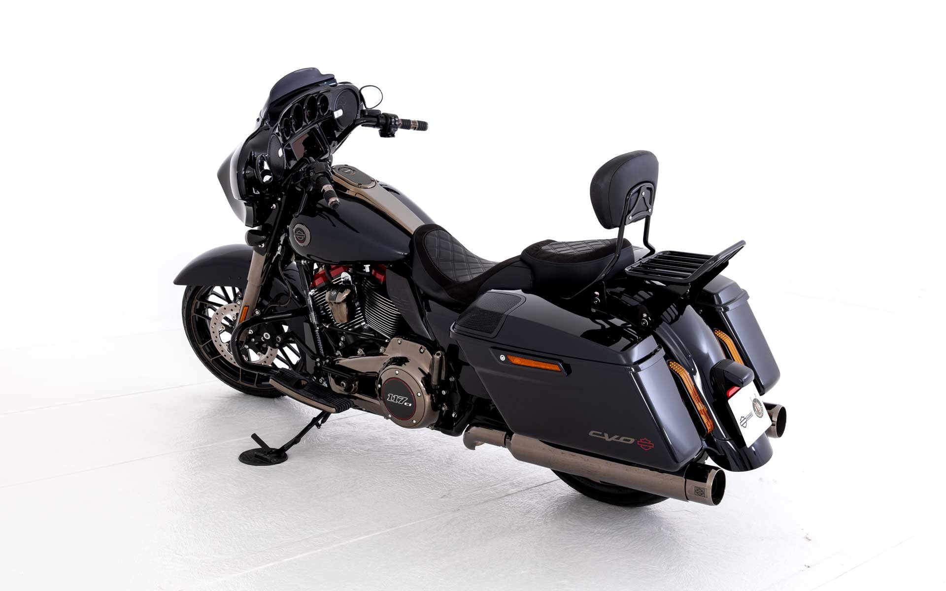 HARLEY-DAVIDSON FLHXSE Street Glide CVO 117-showroom-element-3