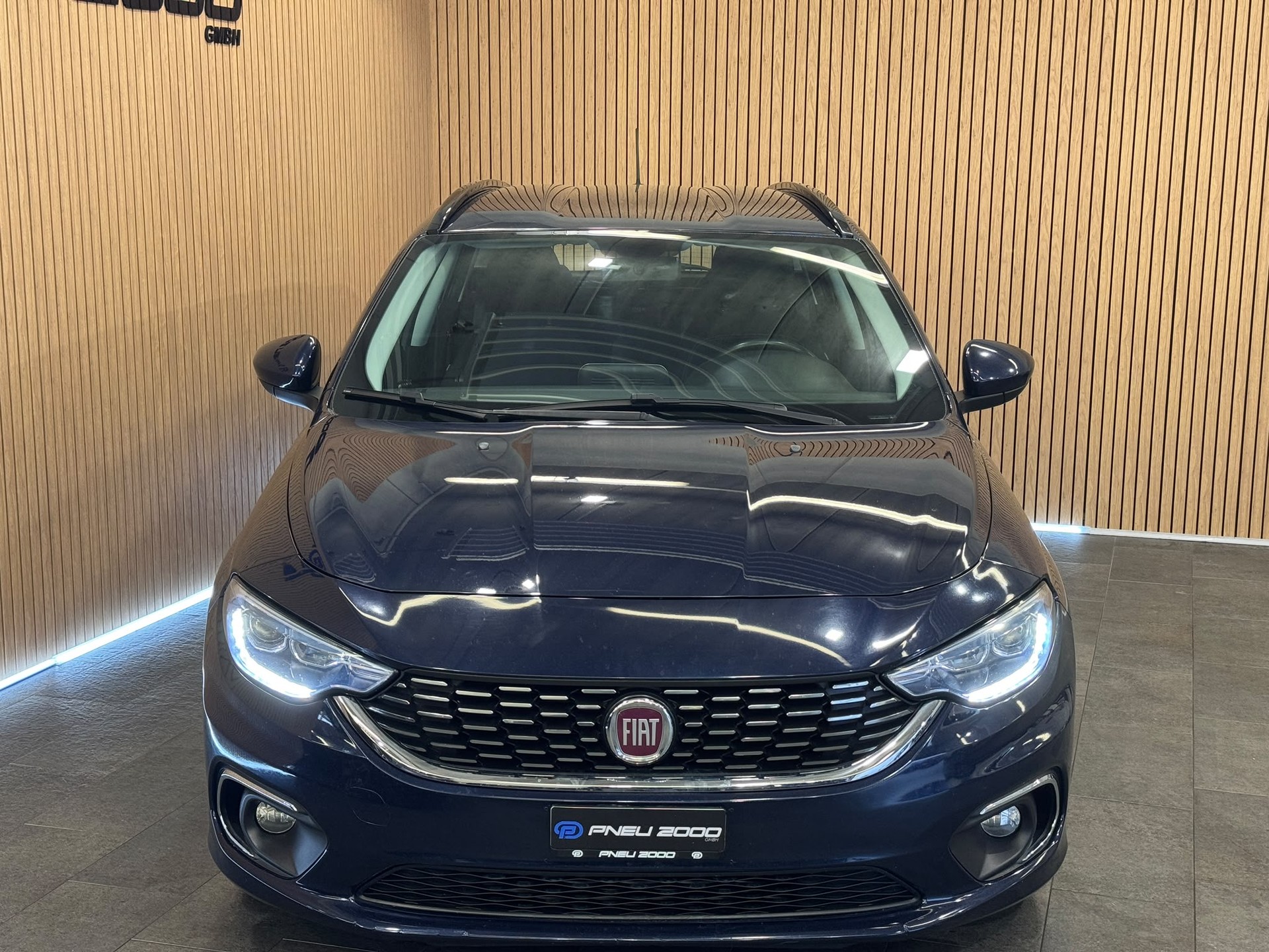 FIAT Tipo 1.6MJ Station Wagon Lounge-showroom-element-1