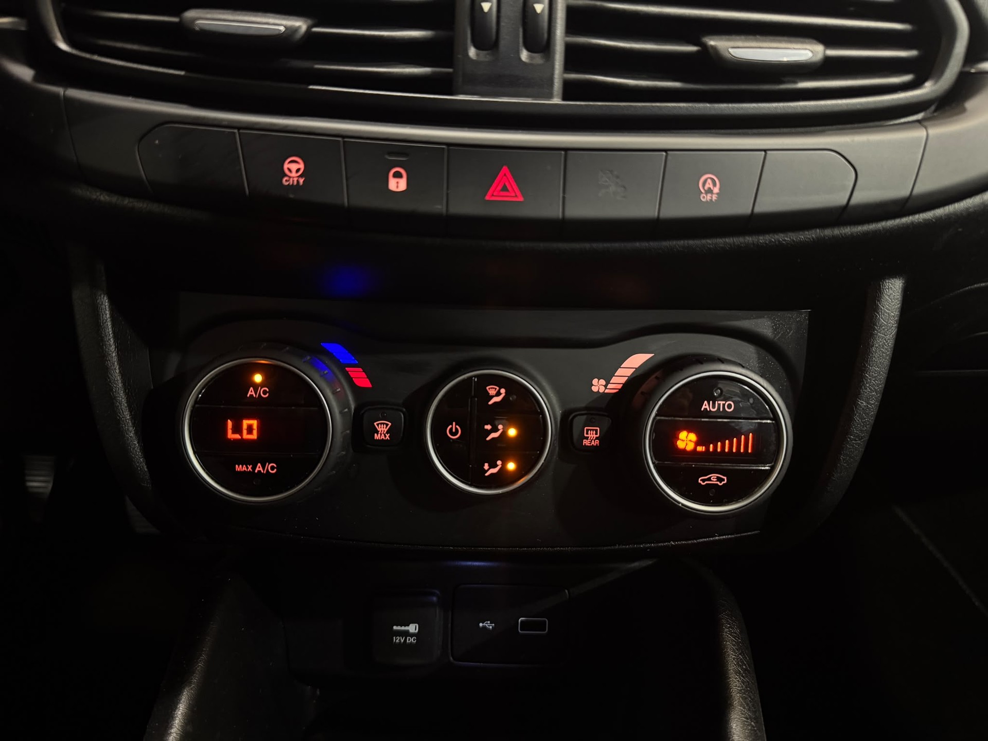 FIAT Tipo 1.6MJ Station Wagon Lounge-image-10