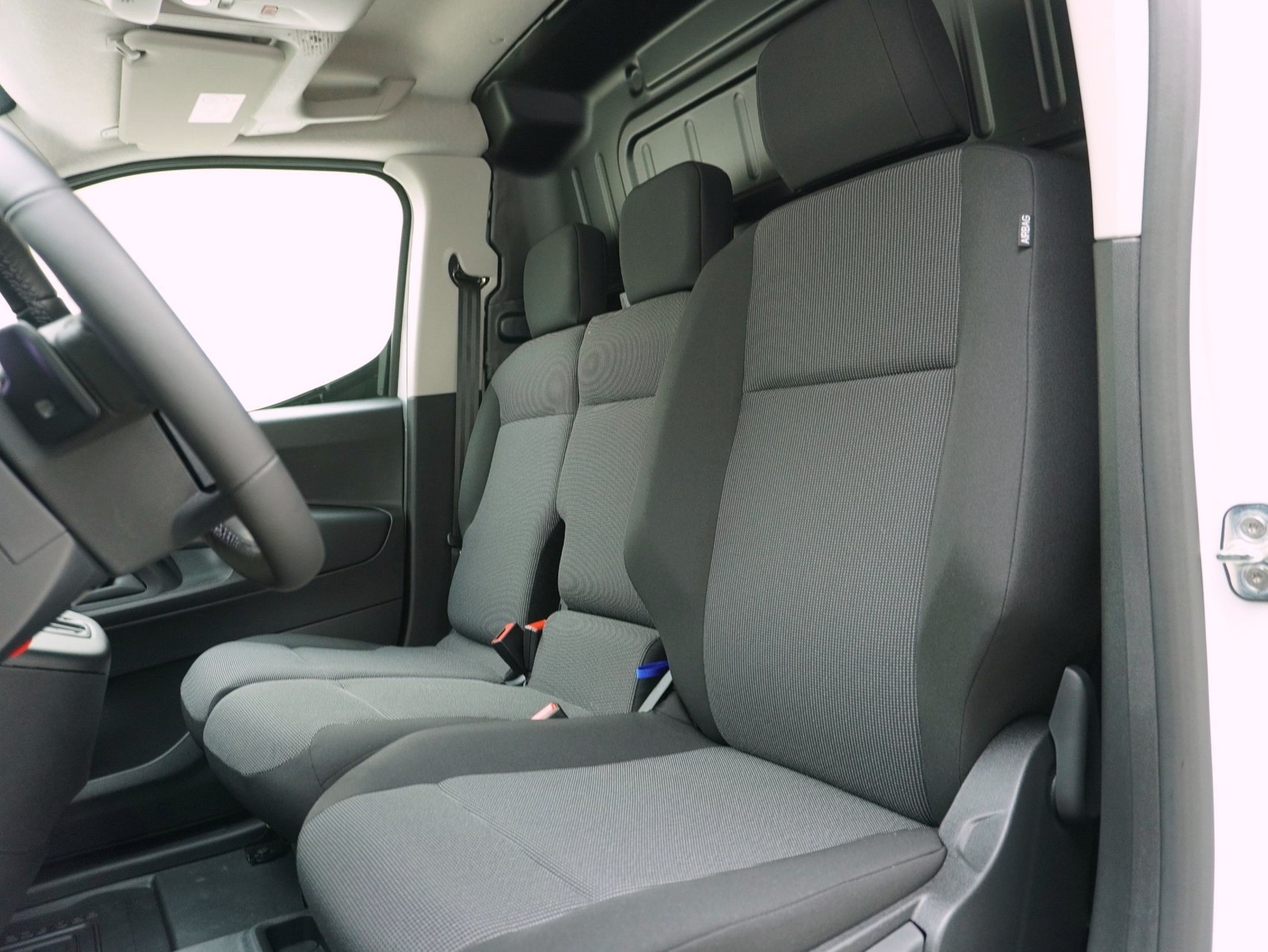 TOYOTA Proace City Van L1 52KWh Active-image-5