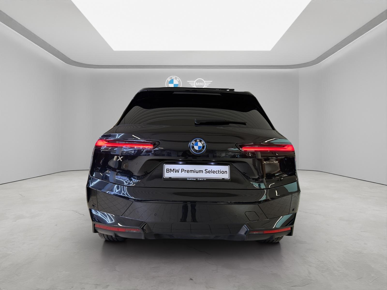 BMW iX xDrive50 SportPaket-image-4