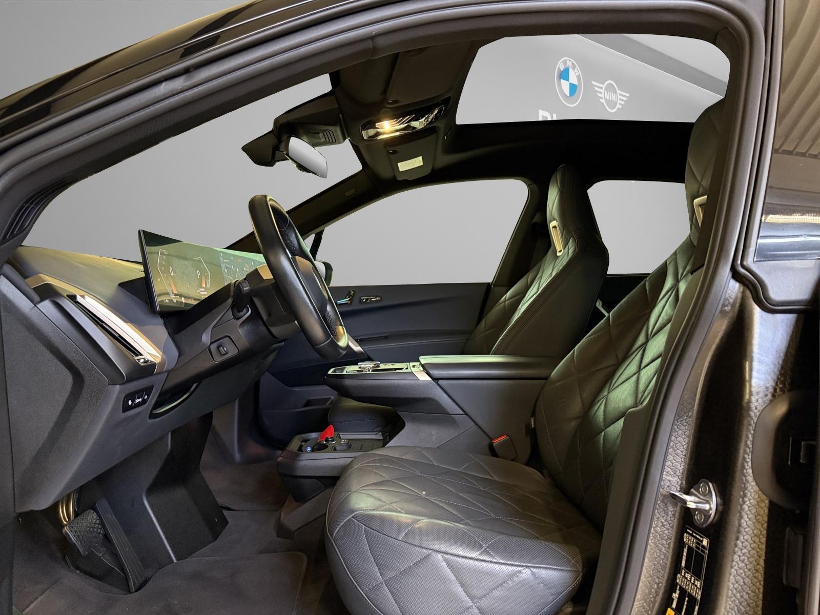 BMW iX xDrive50 SportPaket-image-11