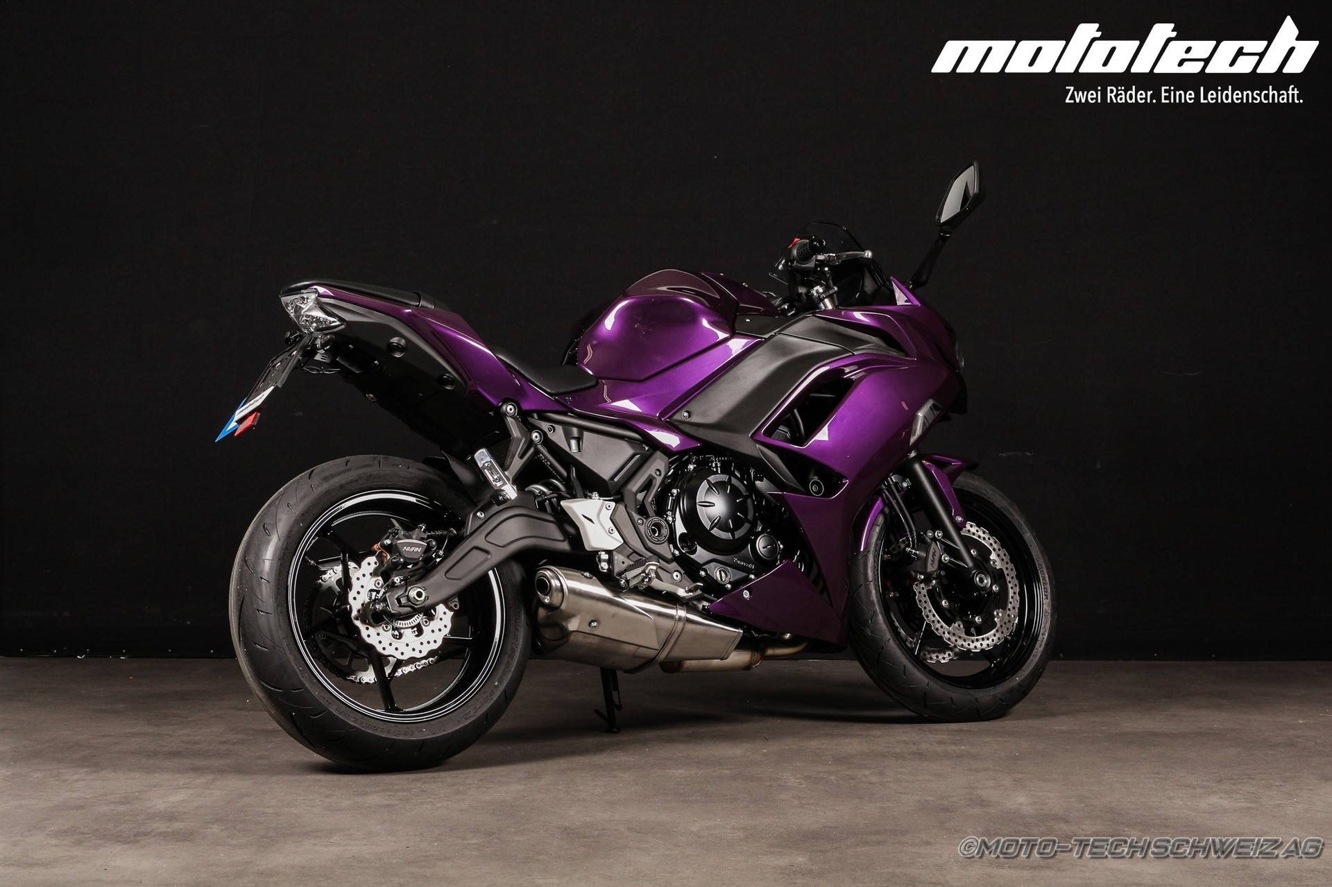 KAWASAKI Ninja 650 (35kW)-showroom-element-1