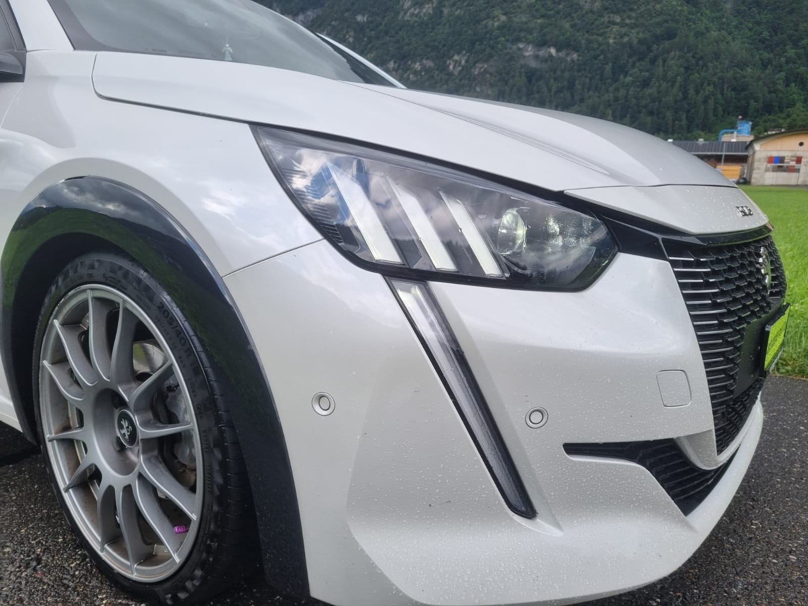 PEUGEOT 208 1.2 Turbo 130 PS GT Pack-image-1