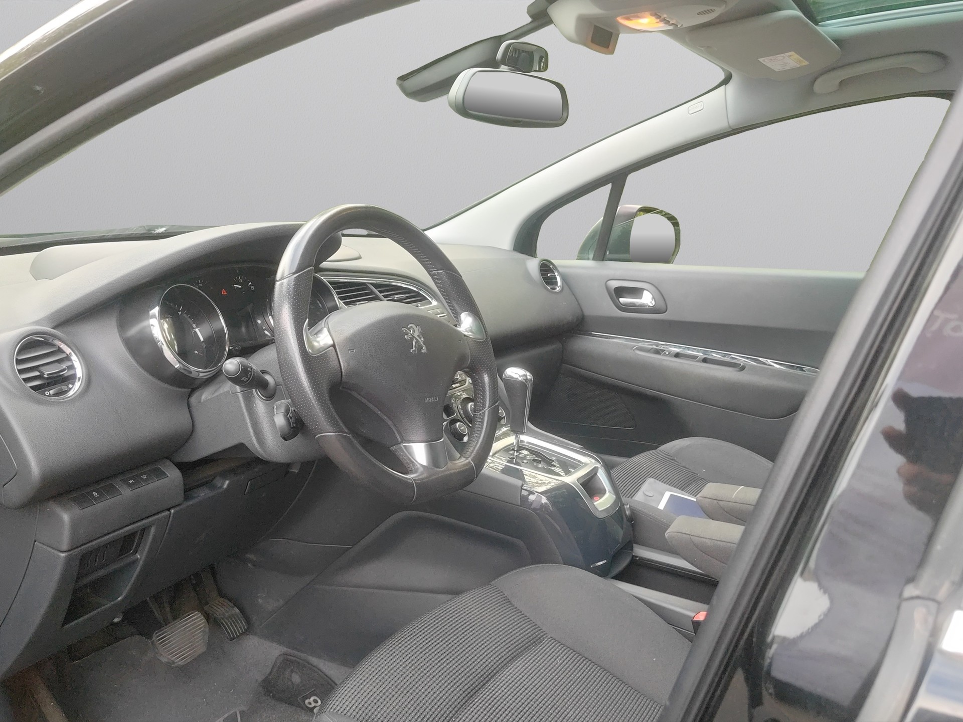 PEUGEOT 5008 1.6 BlueHDi Sensation Tiptronic-image-6