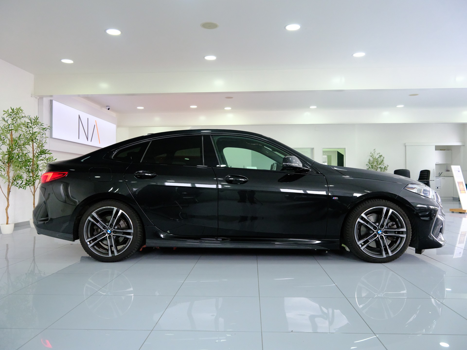 BMW 220i M Sport-image-6