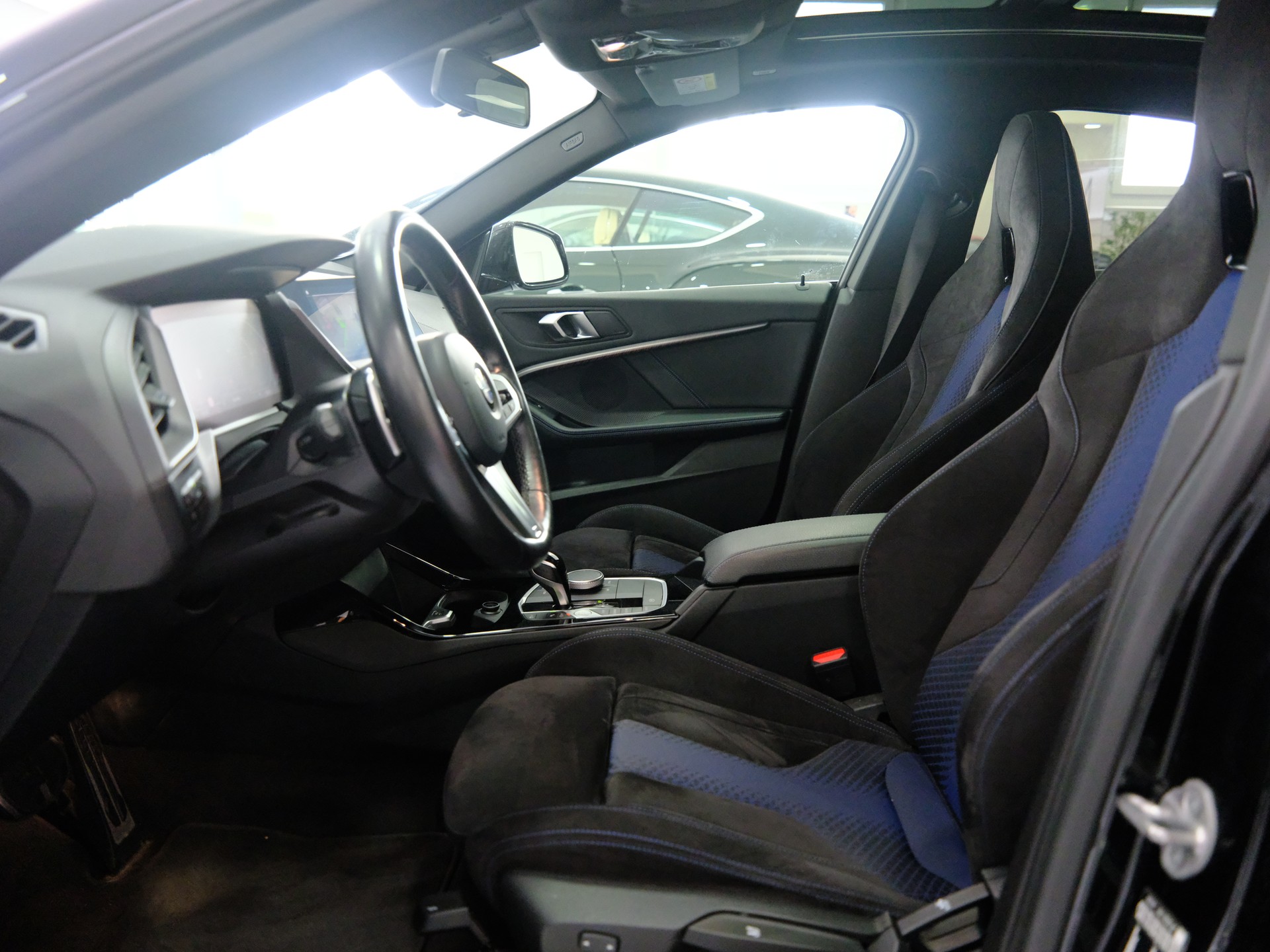 BMW 220i M Sport-image-8