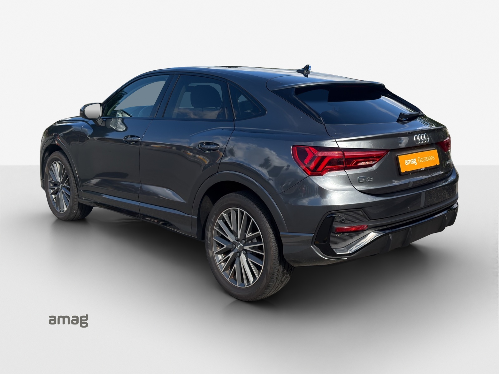 AUDI Q3 Sportback 35 TFSI S line S-tronic-showroom-element-2