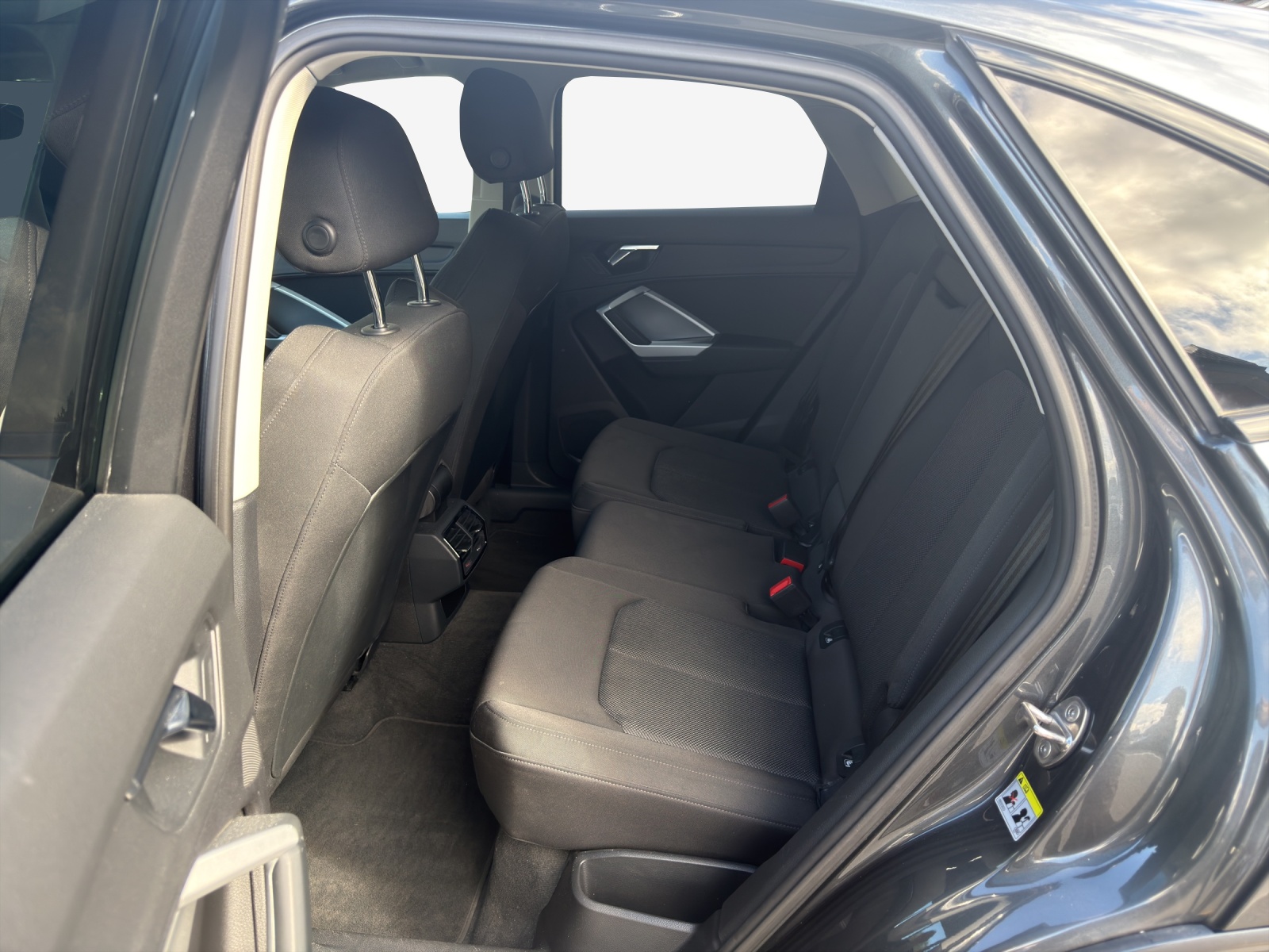 AUDI Q3 Sportback 35 TFSI S line S-tronic-image-11