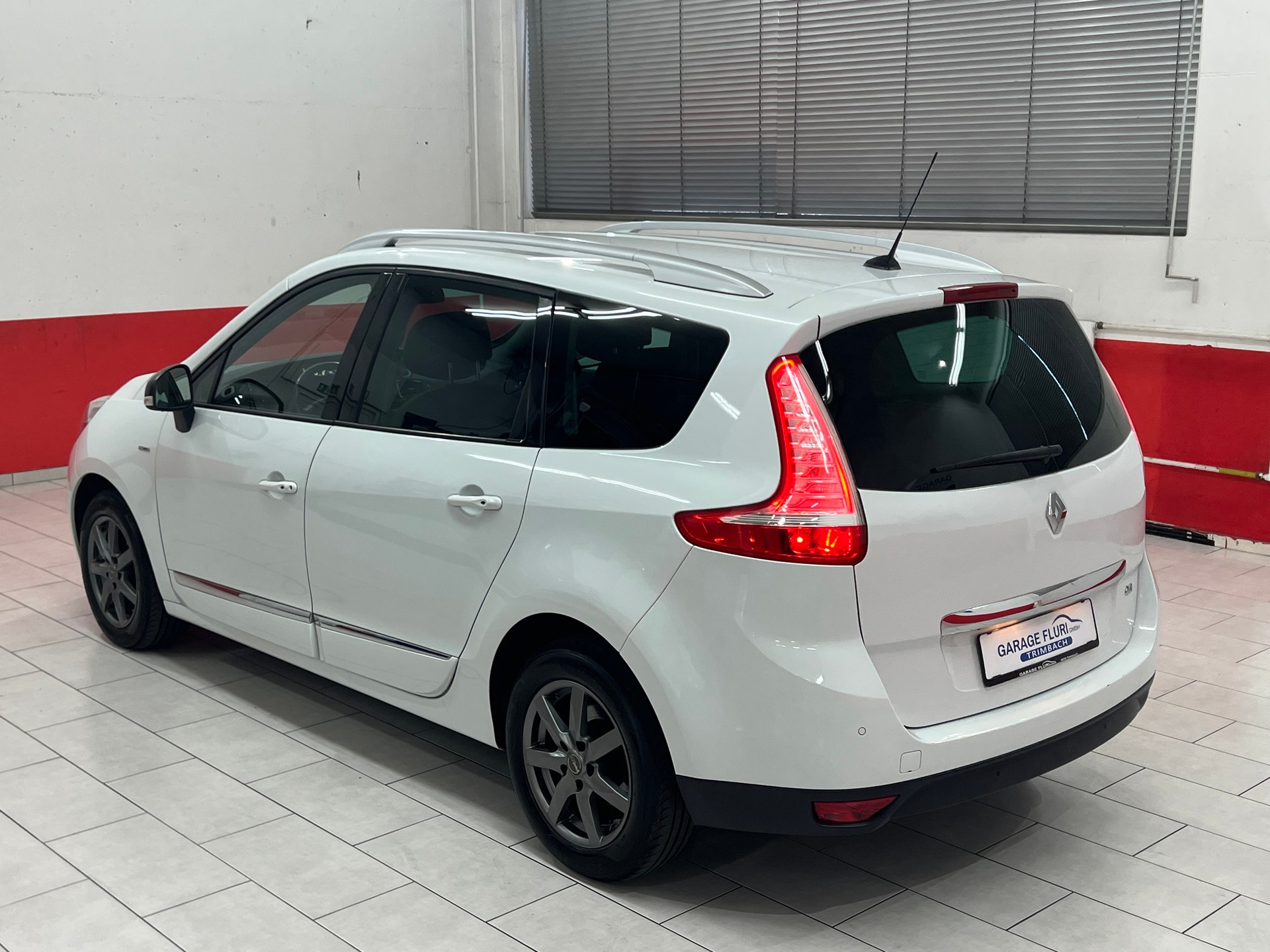 RENAULT Grand Scénic 1.5 dCi Bose EDC-image-7