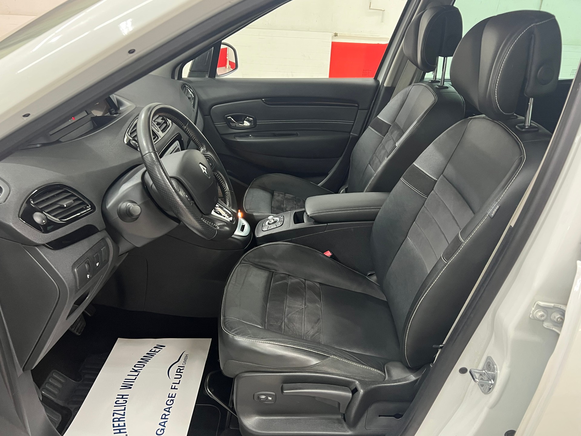 RENAULT Grand Scénic 1.5 dCi Bose EDC-image-11