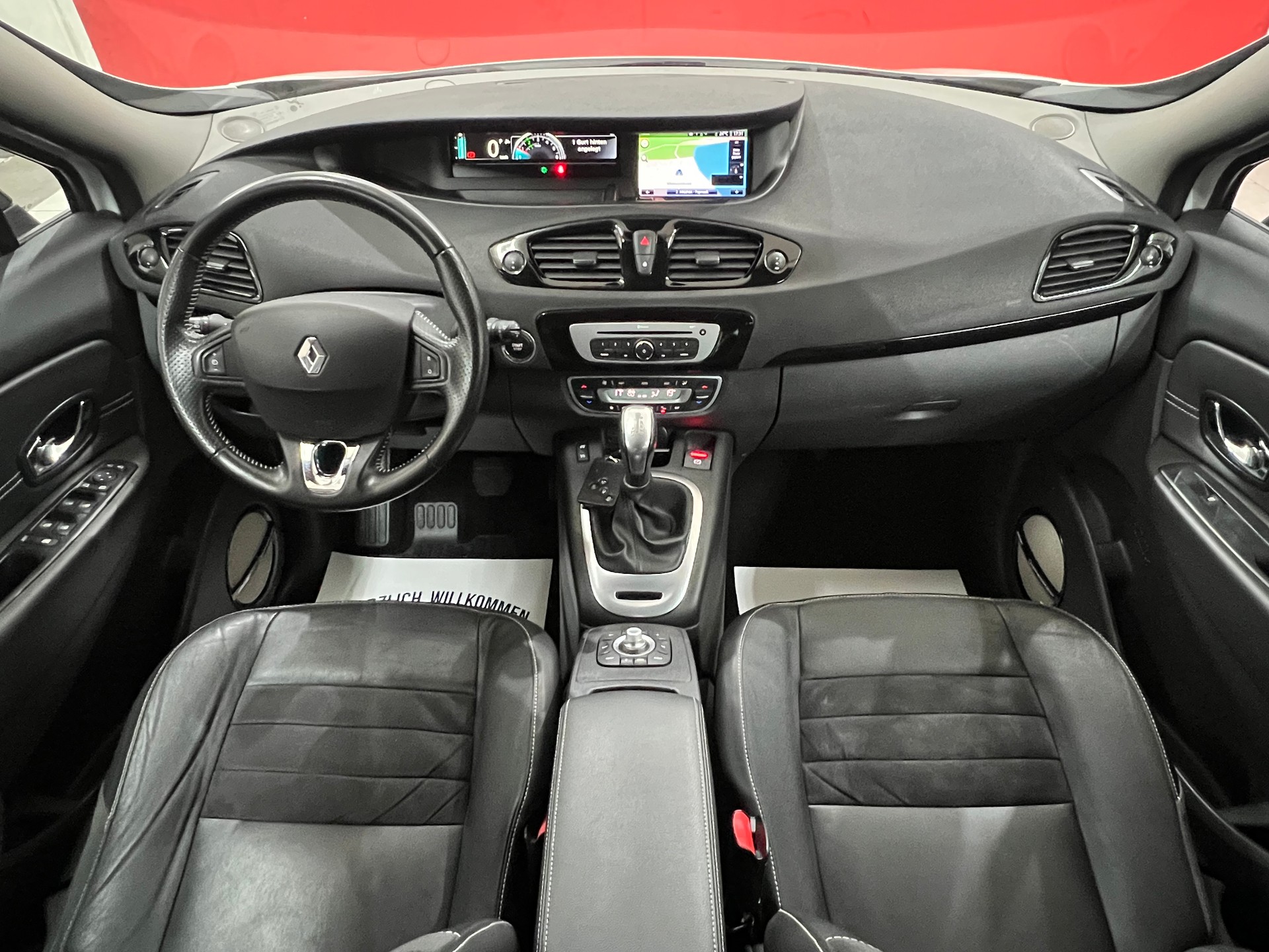 RENAULT Grand Scénic 1.5 dCi Bose EDC-image-8
