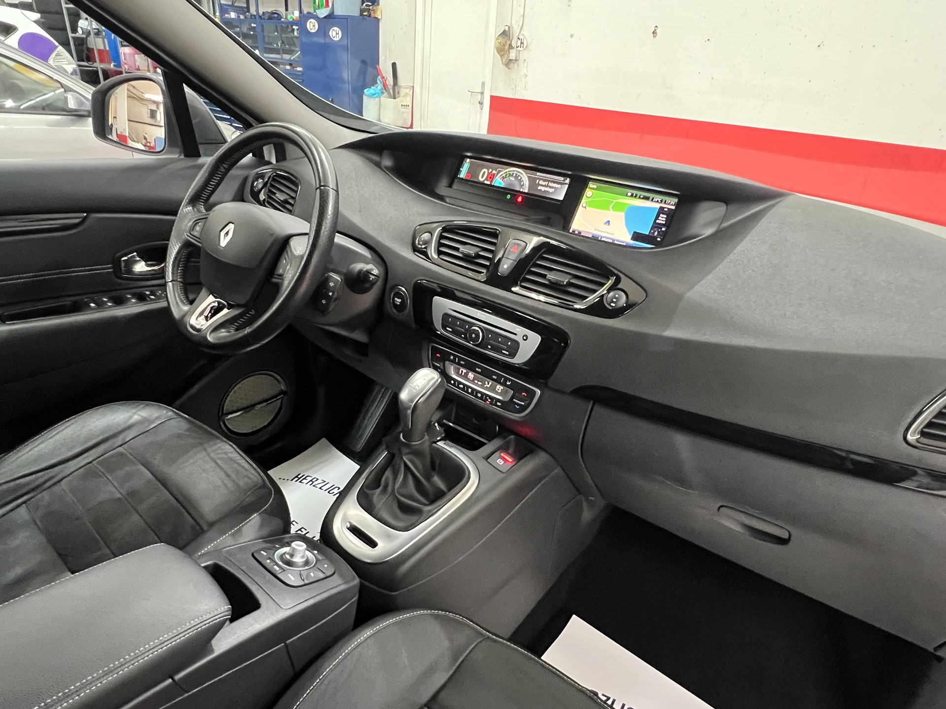 RENAULT Grand Scénic 1.5 dCi Bose EDC-image-13
