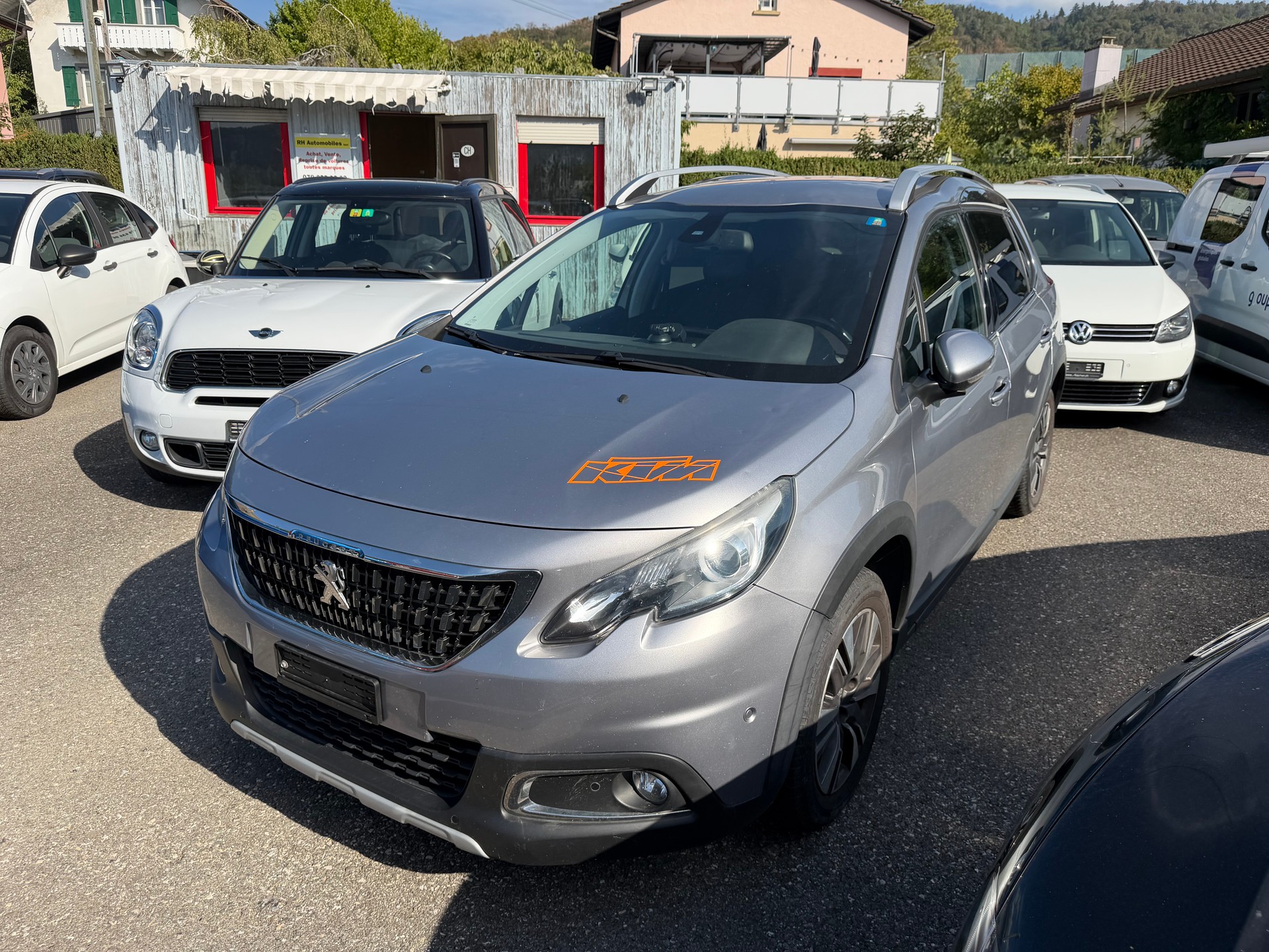 PEUGEOT 2008 1.2 PureTech Allure-image-0