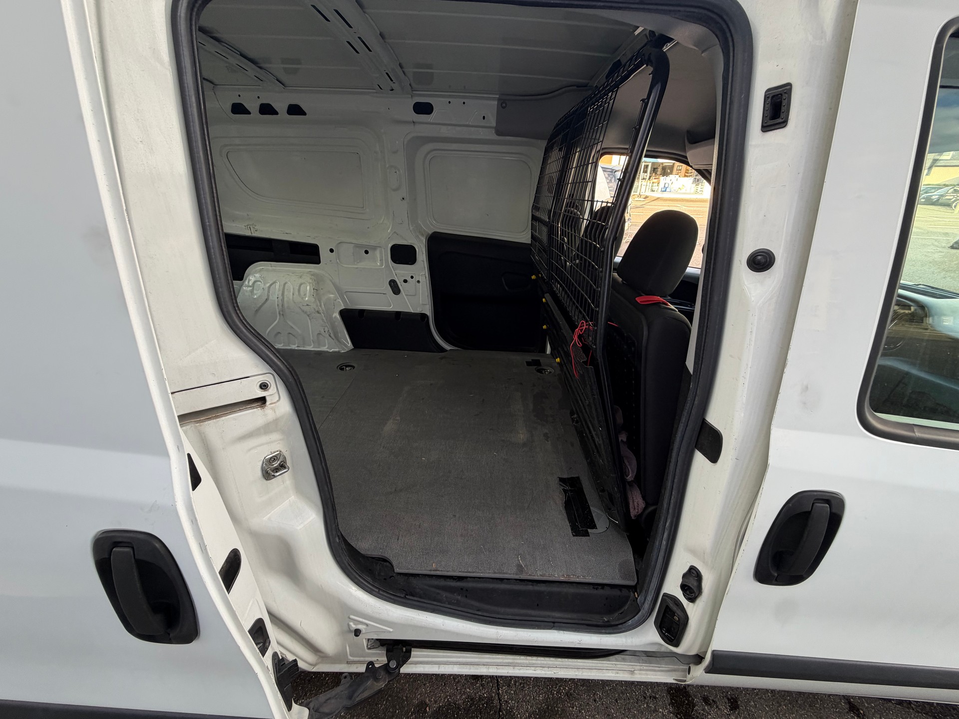 FIAT Doblò 1.6 Multijet Cargo Swiss L2-image-7