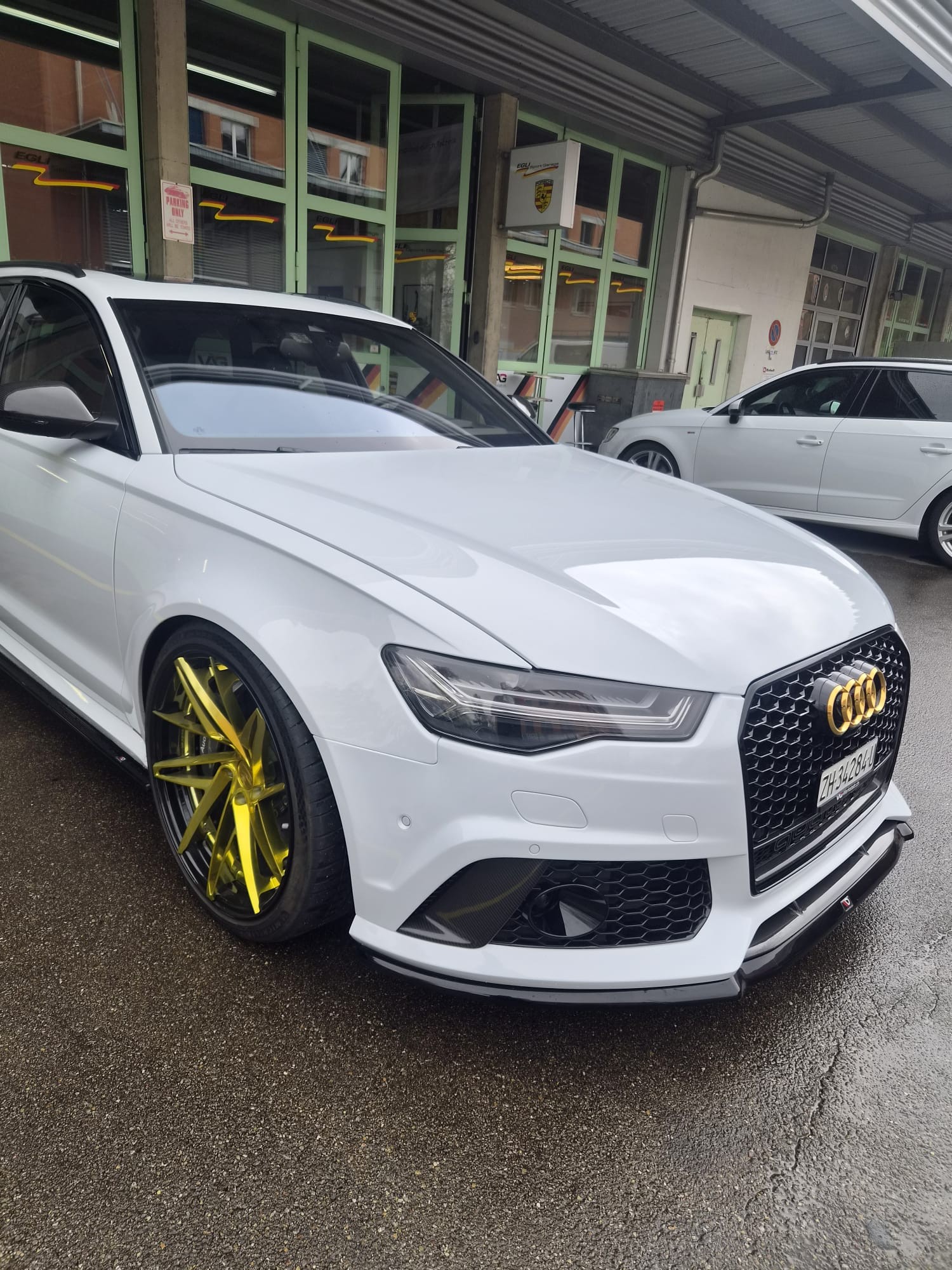 AUDI RS6 Avant 4.0 TFSI V8 performance quattro — slika 1