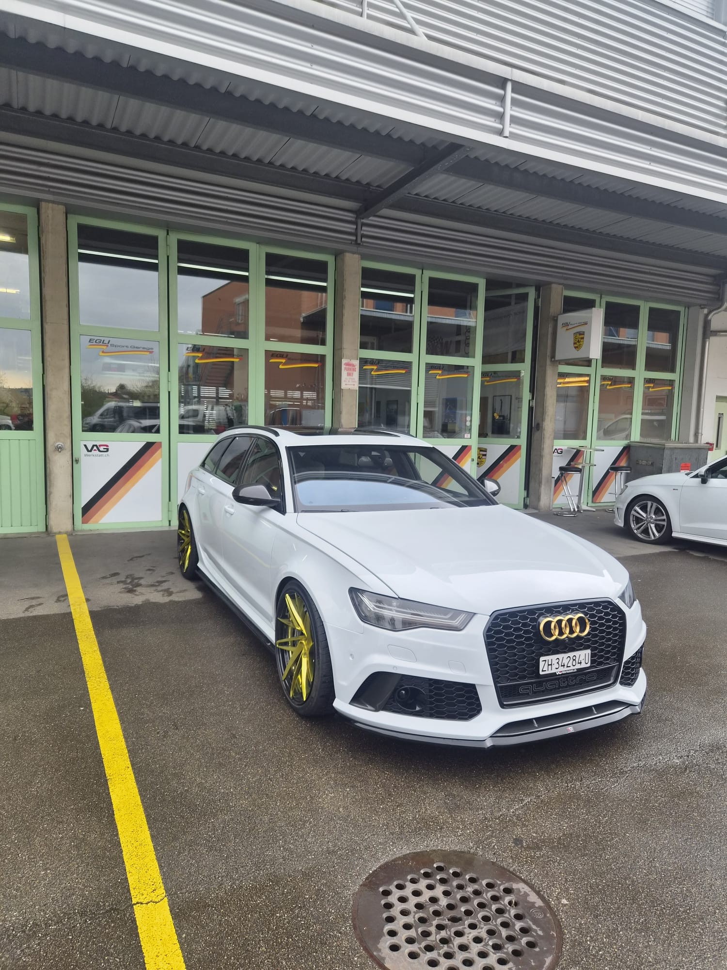 AUDI RS6 Avant 4.0 TFSI V8 performance quattro-image-1