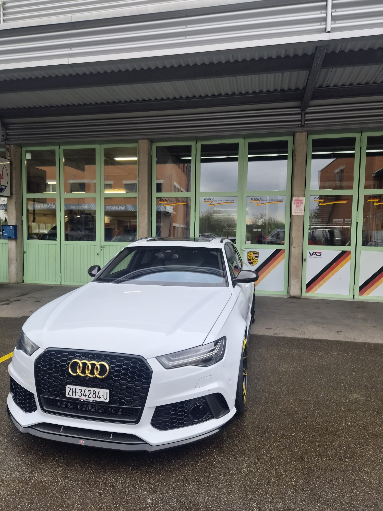 AUDI RS6 Avant 4.0 TFSI V8 performance quattro-image-2