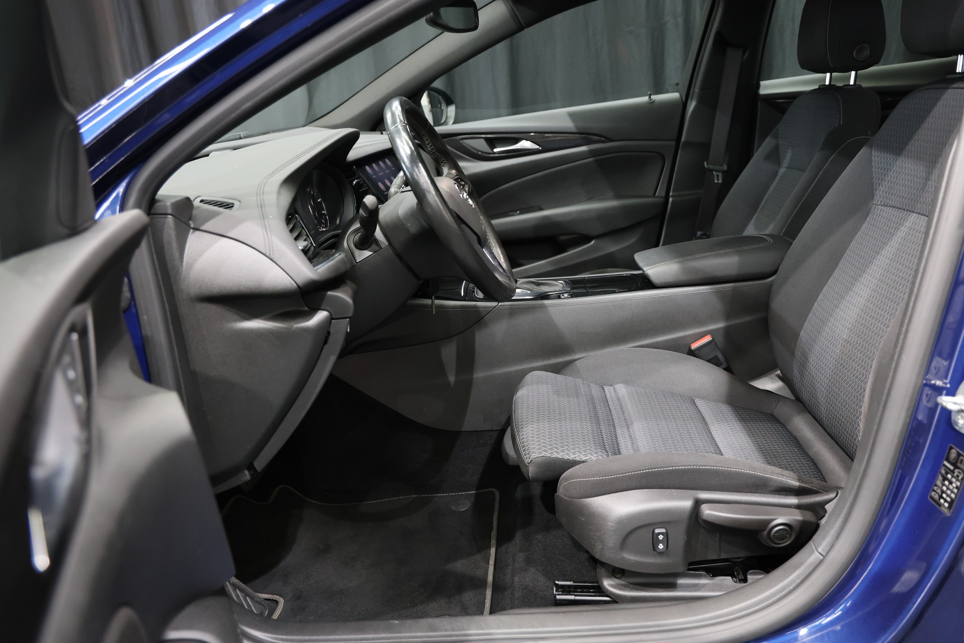 OPEL Insignia 1.5 CDTI Sports Tourer Elegance Automatic-image-5