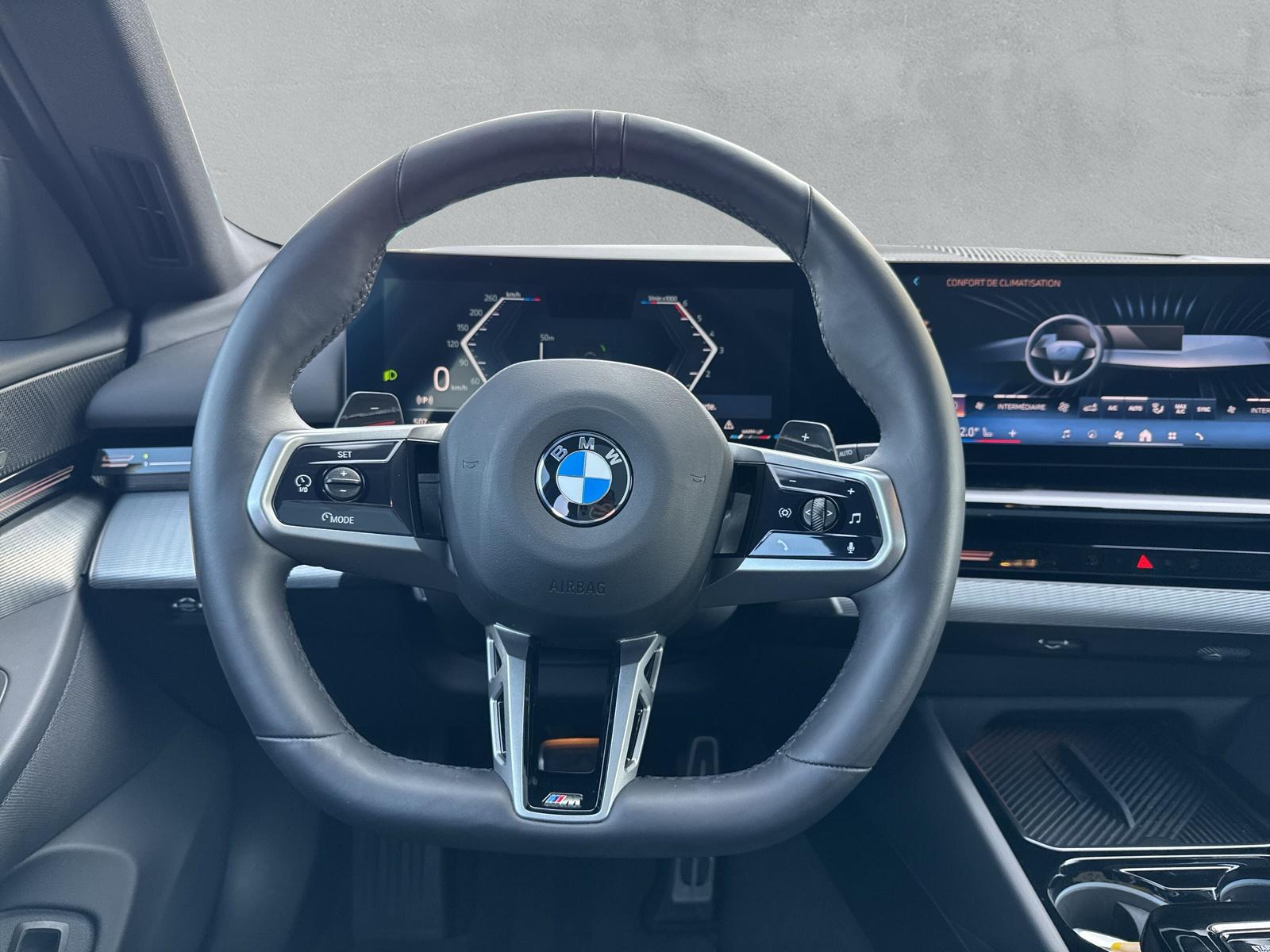 BMW 520d M Sport Touring xDrive G61 (CH) AHK 📍 ** Action de leasing à 1.9% **-image-15