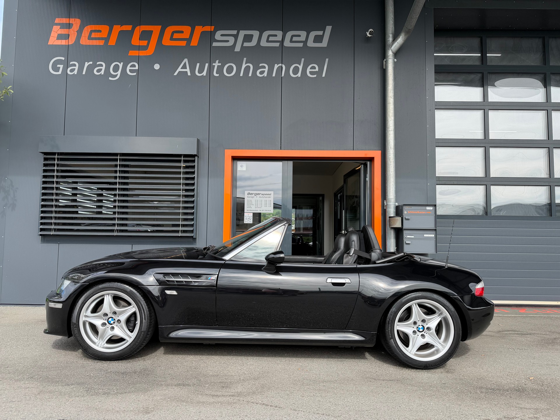 BMW M Roadster-image-1