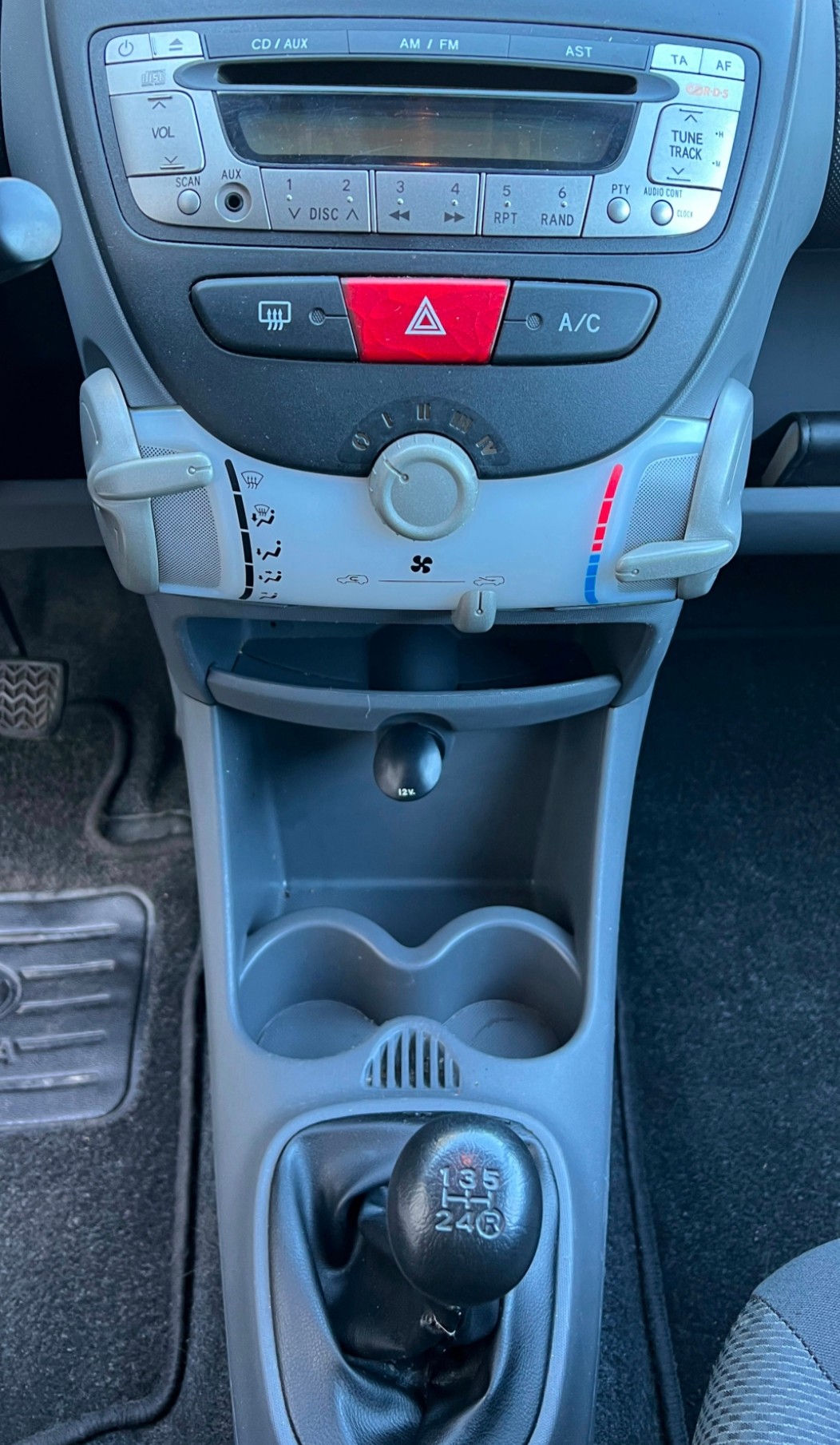 TOYOTA Aygo 1.0 Linea Terra-image-7