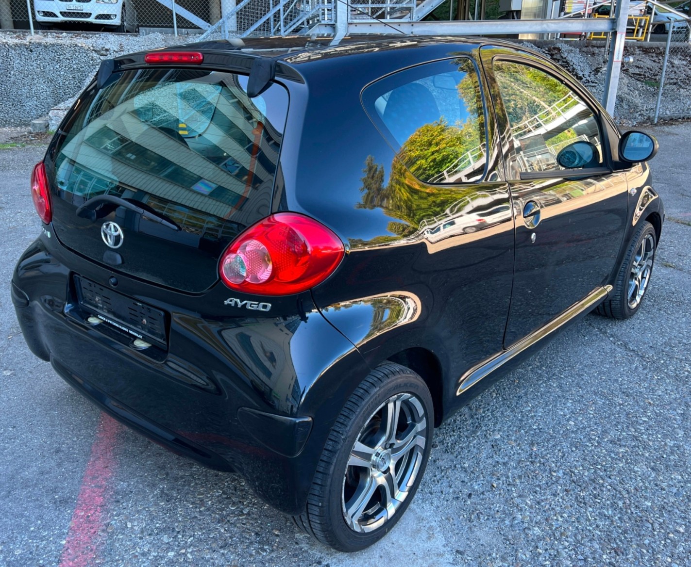 TOYOTA Aygo 1.0 Linea Terra-image-4
