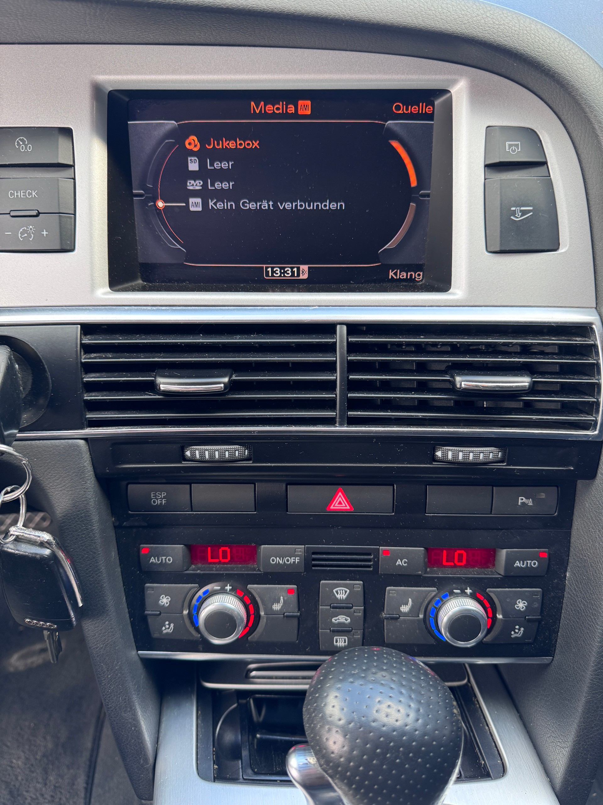 AUDI A6 Avant 3.0 V6 TDI quattro tiptronic-image-11