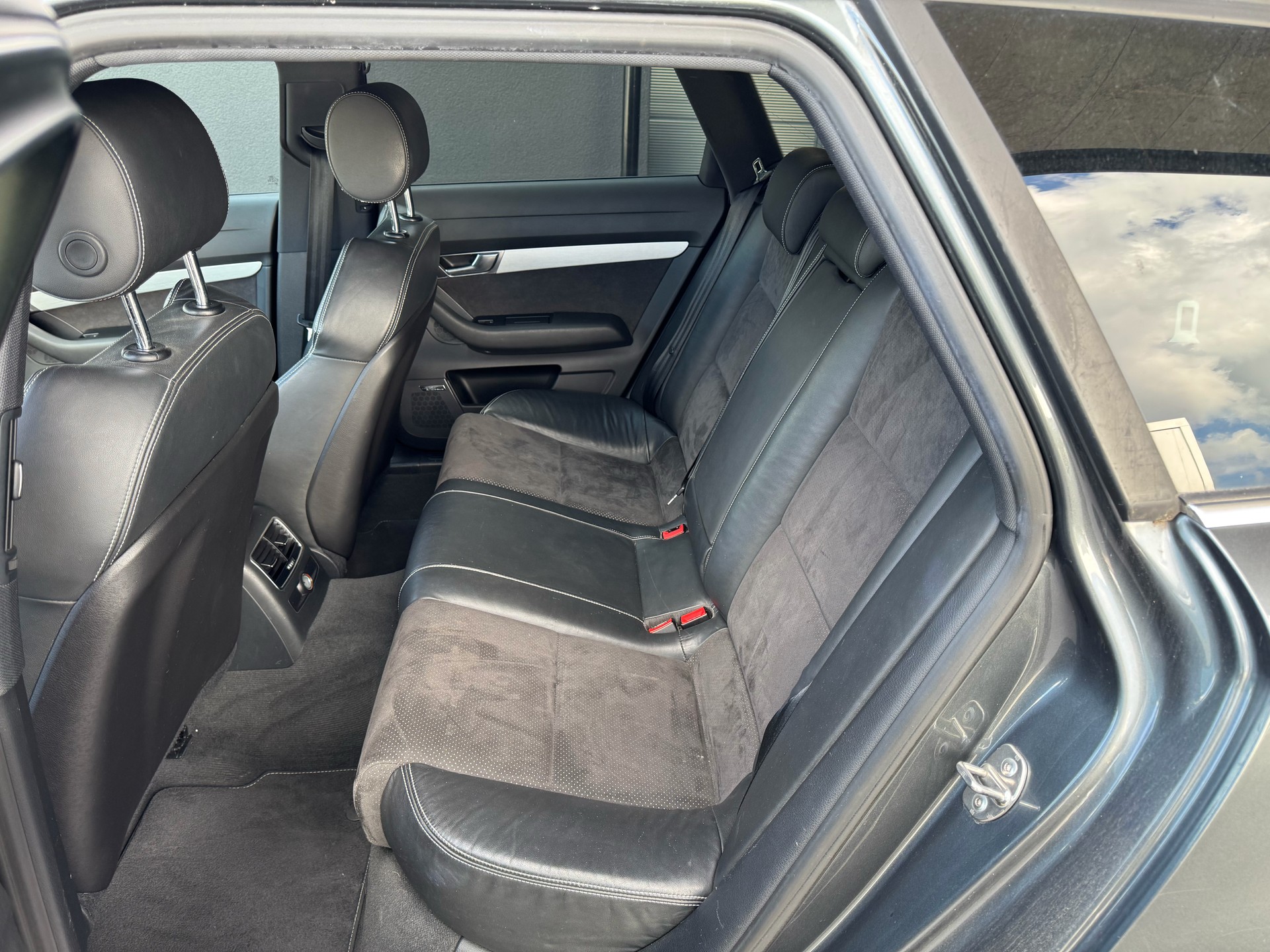 AUDI A6 Avant 3.0 V6 TDI quattro tiptronic-image-8