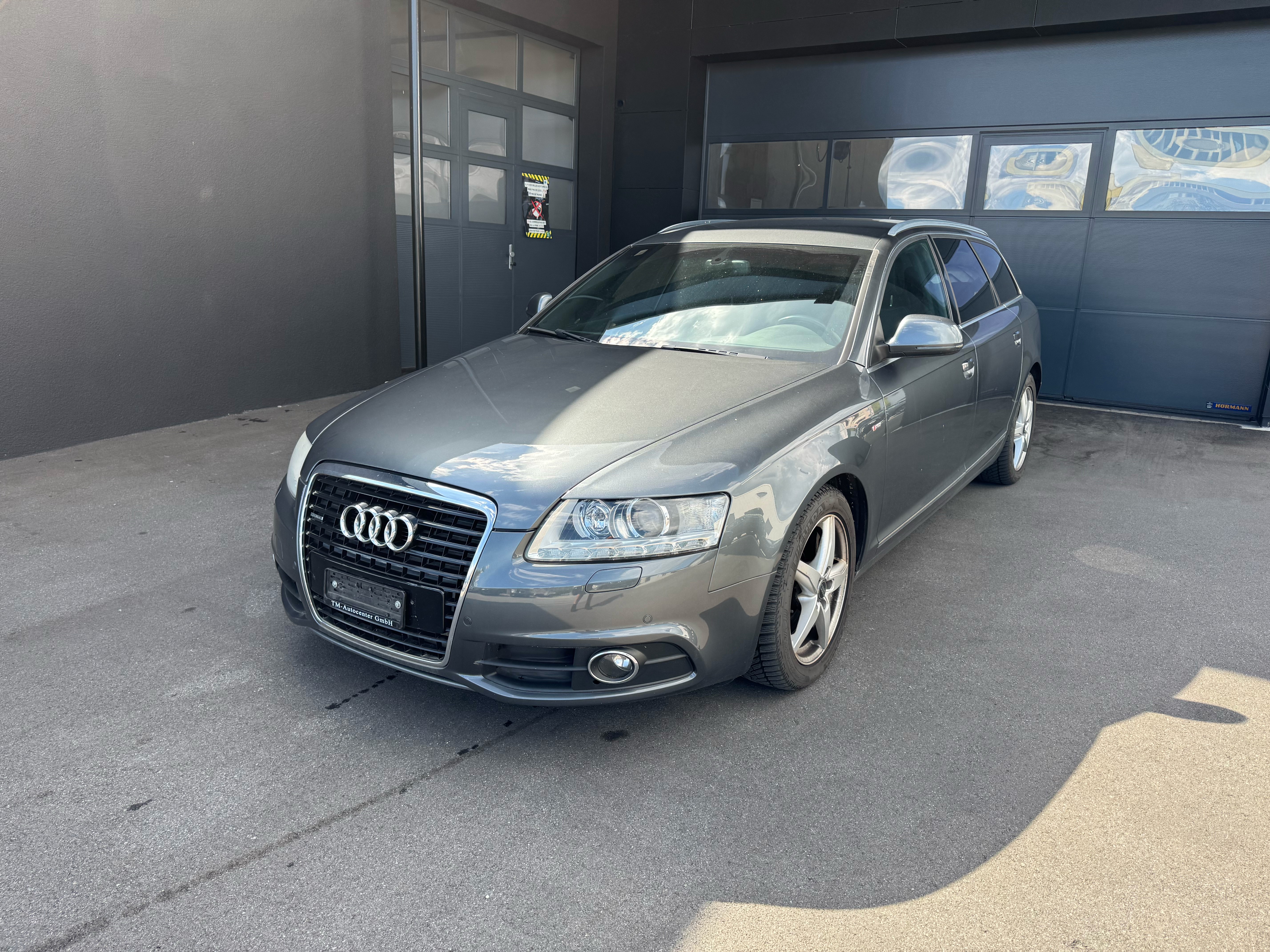 Car photo