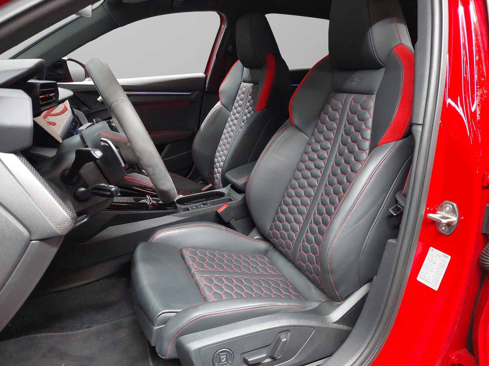 AUDI RS3 Sportback 2.5 TSI quattro S-tronic-image-5