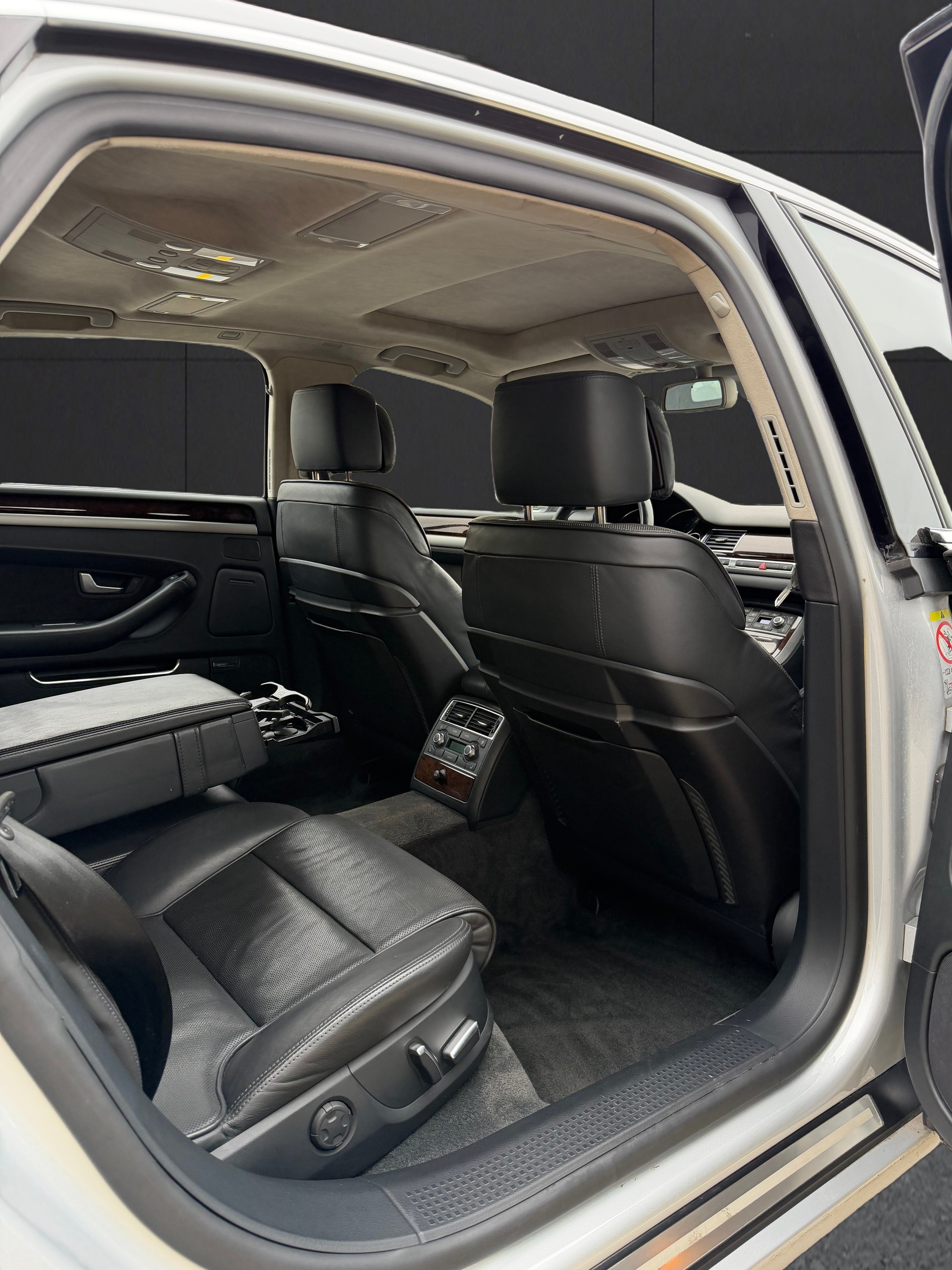 AUDI A8 L 3.0 TDI Quattro Langversion-image-18